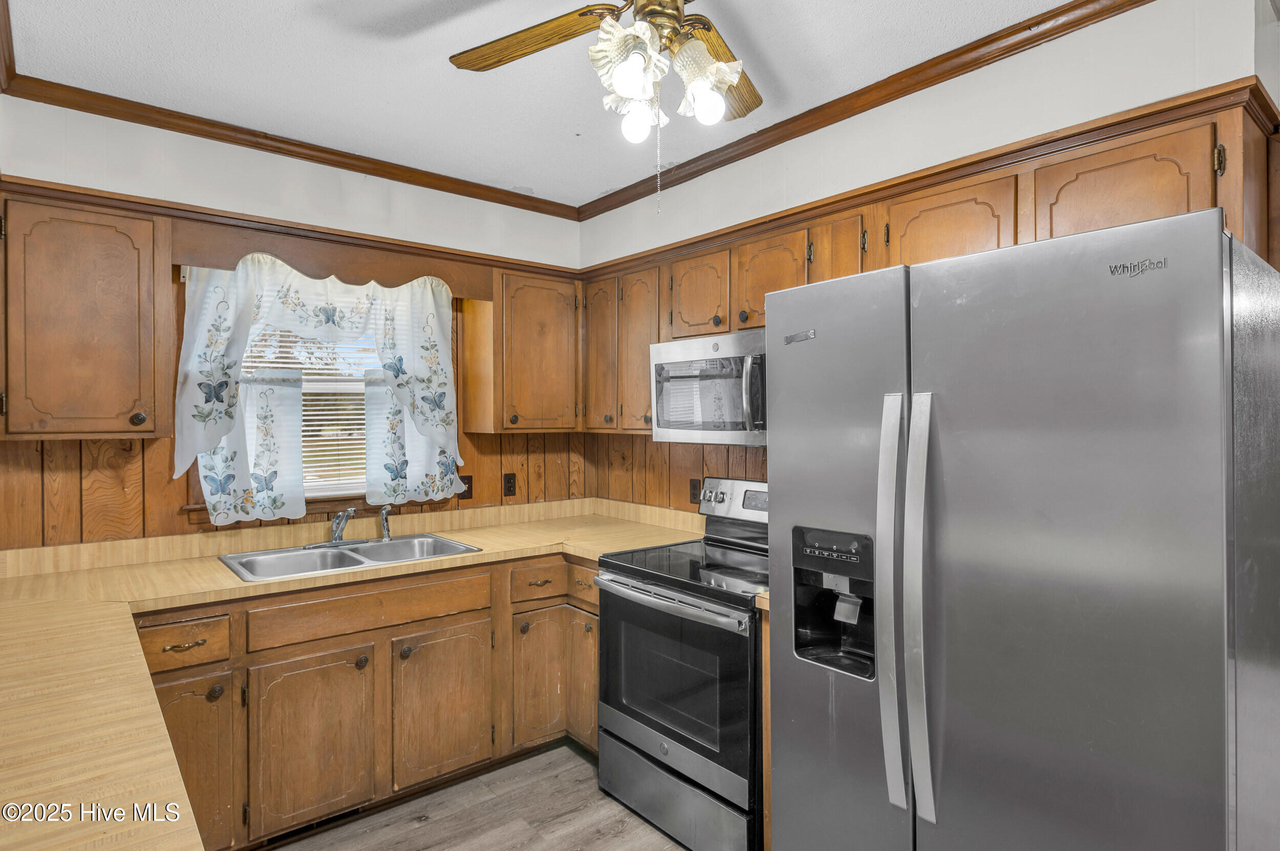 100533688 | Photo 12