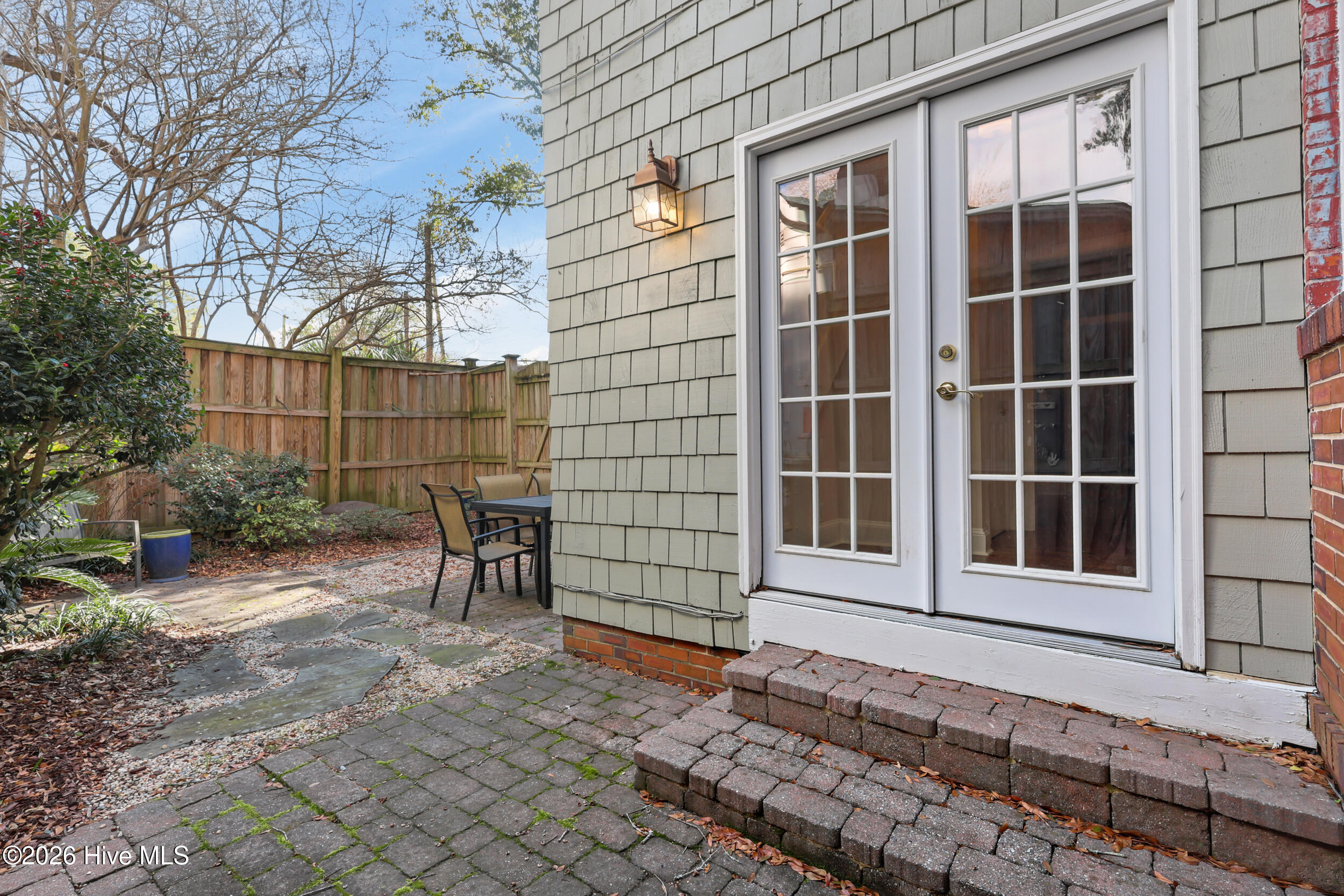 100514178 | Photo 96