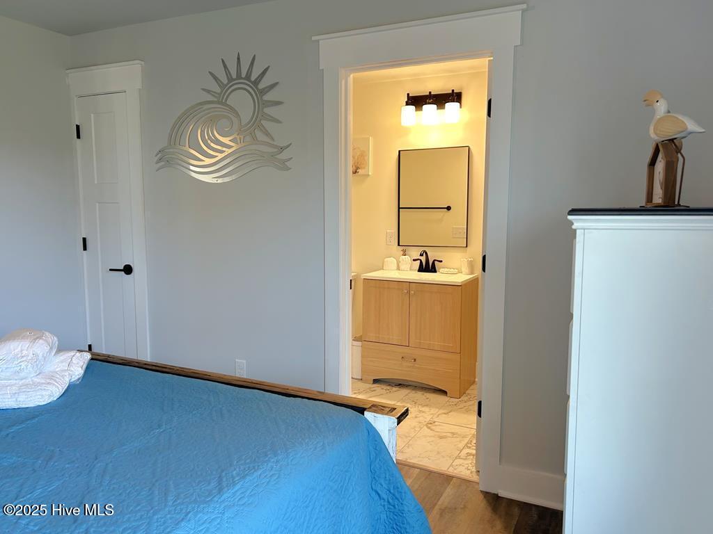 100533817 | Photo 37