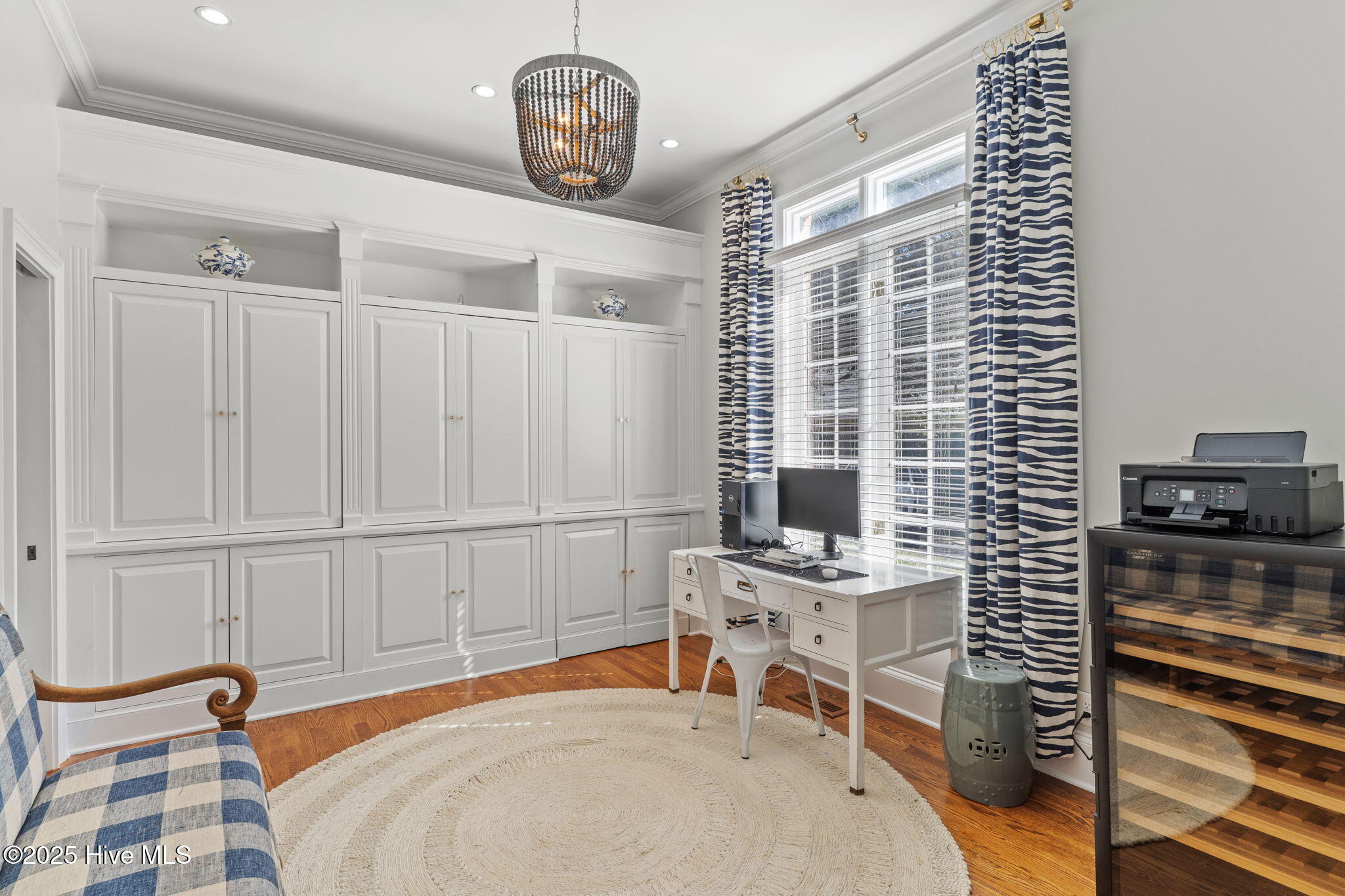 100537269 | Photo 45