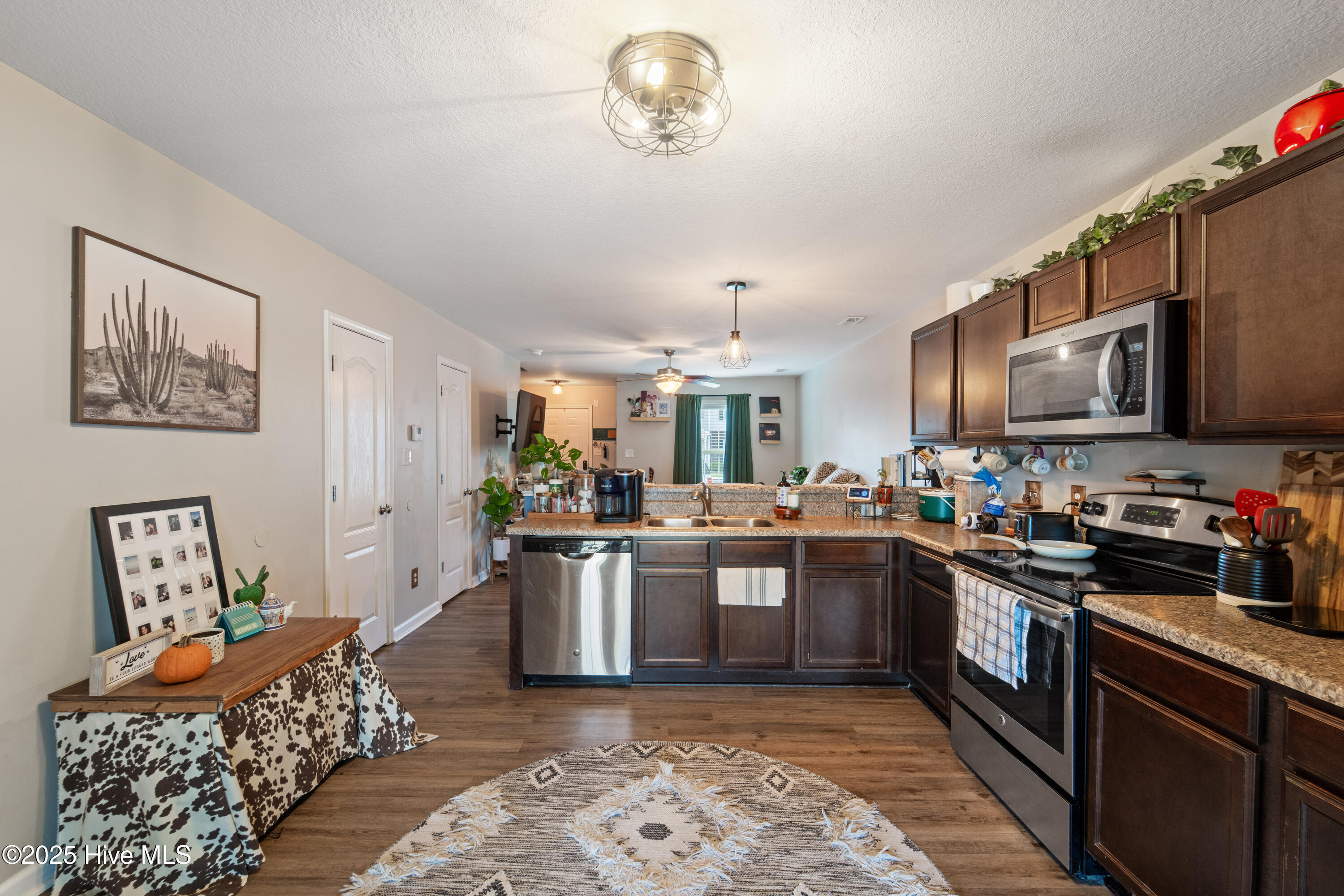 100539318 | Photo 27