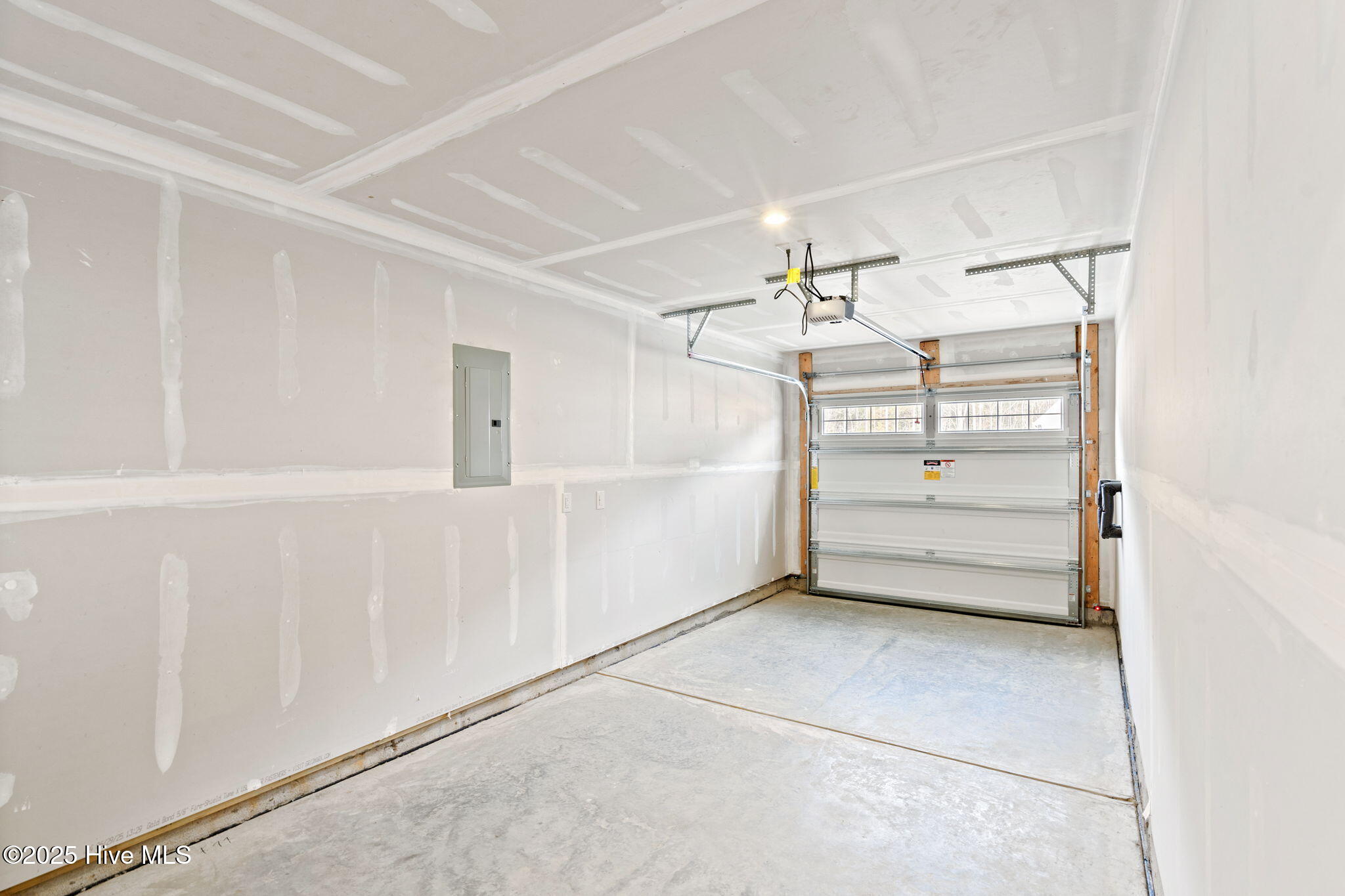 100541179 | Photo 22