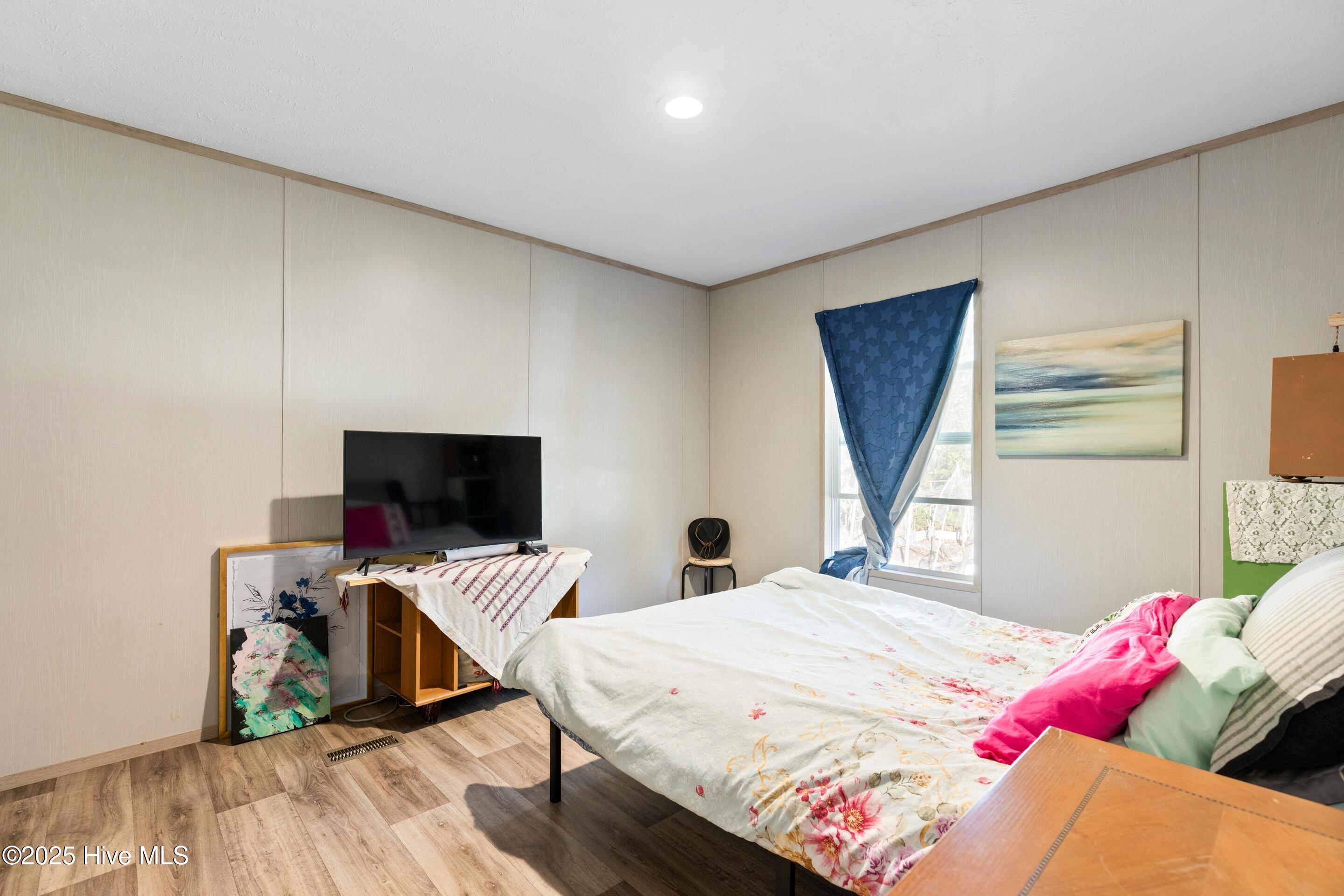 100542146 | Photo 35