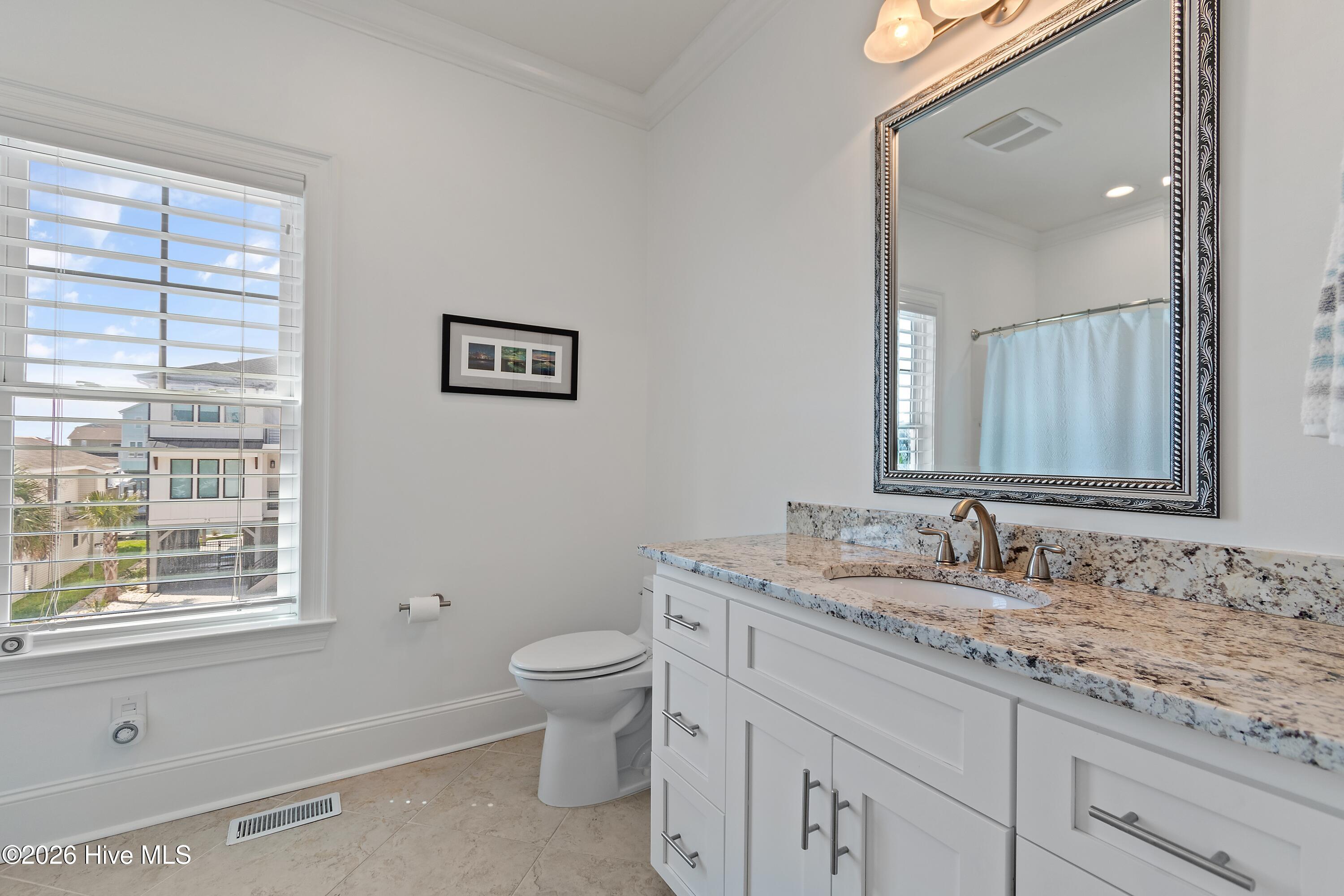 100562772 | Photo 65