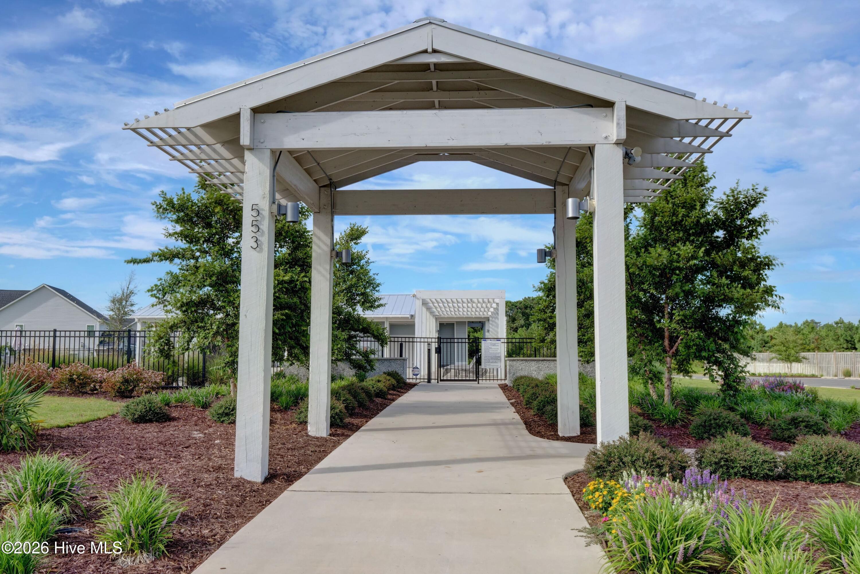 100557019 | Photo 49