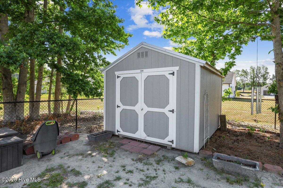 10-110 Davelin Pl-10