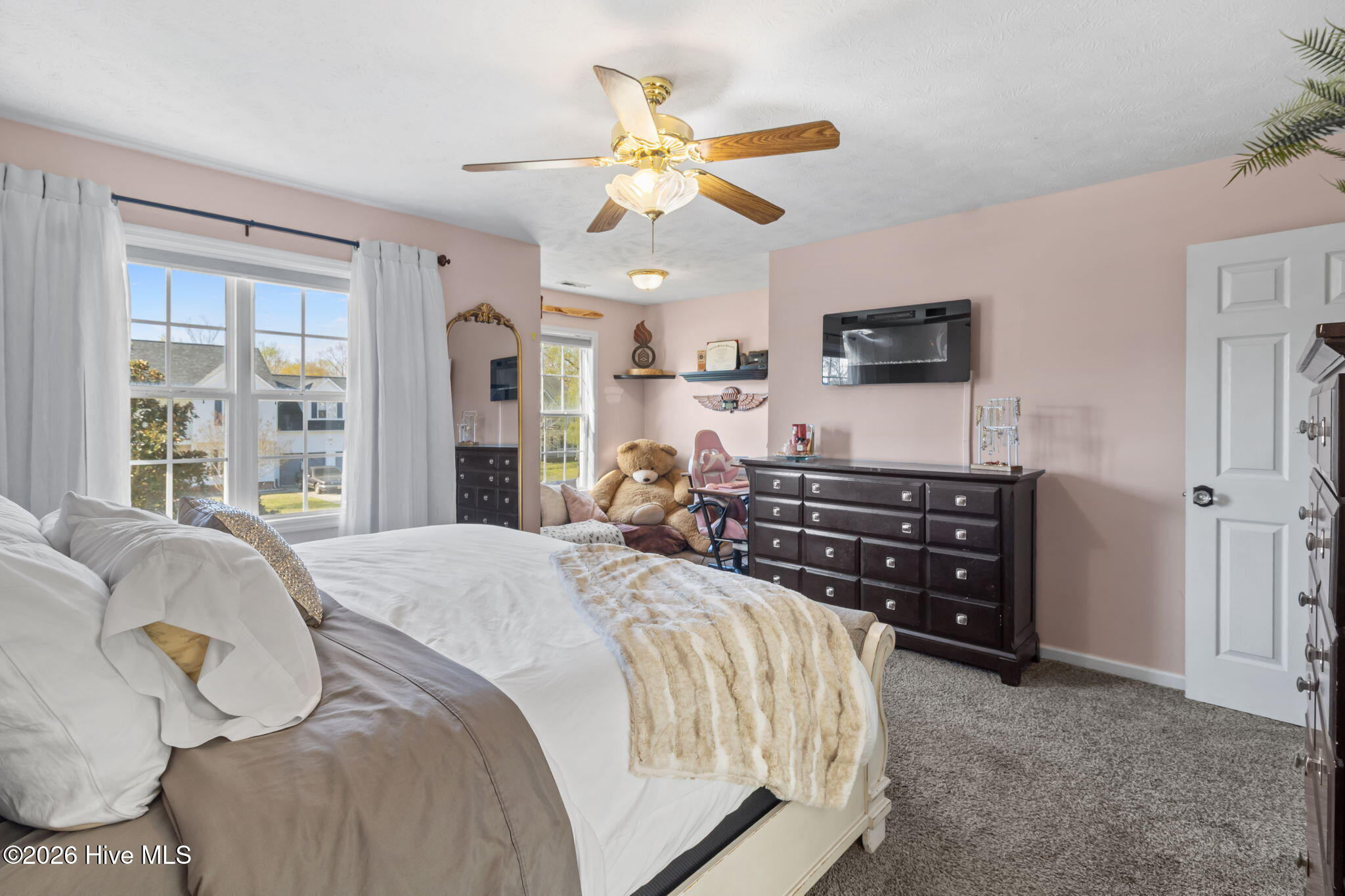 100561943 | Photo 24