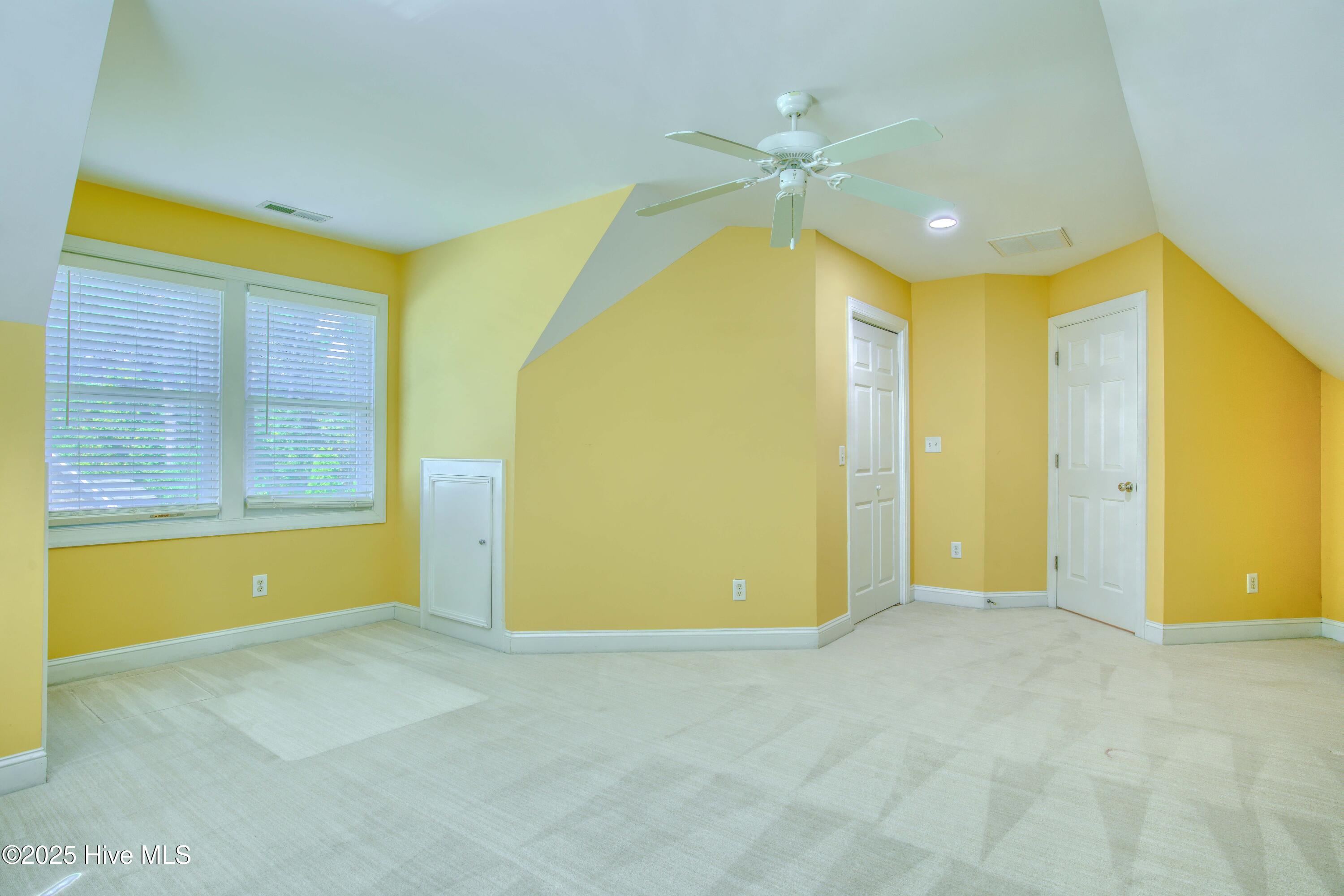 100515655 | Photo 36