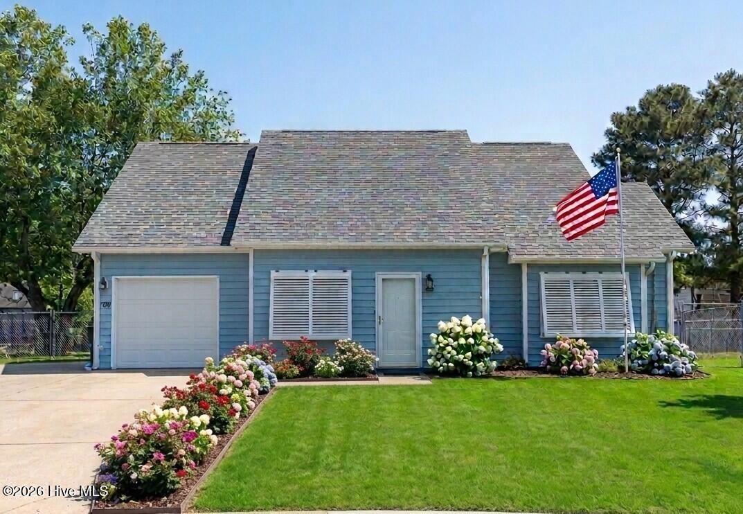 Photo 2 of Single family home for sale at 709 Windy Trl, Newport, NC 28570 | MLS# 100563385 | Listing updated on 2026-10-04