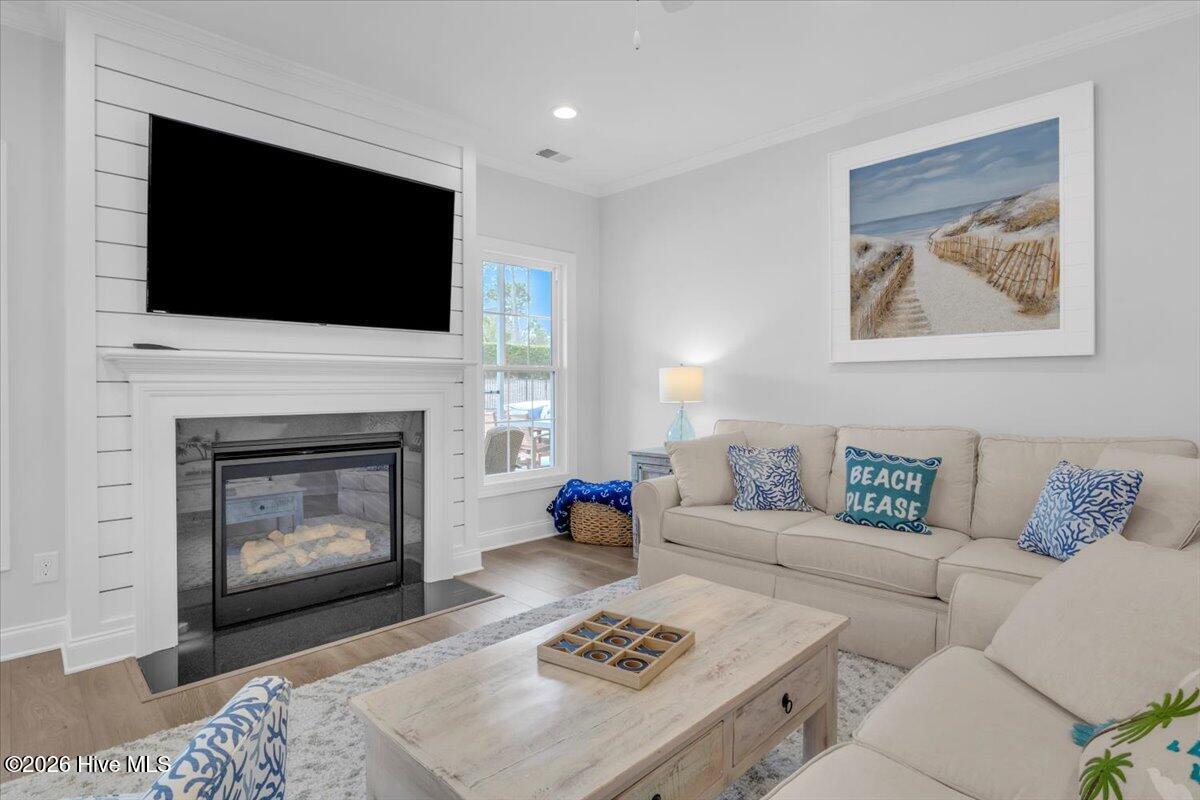 100556210 | Photo 10