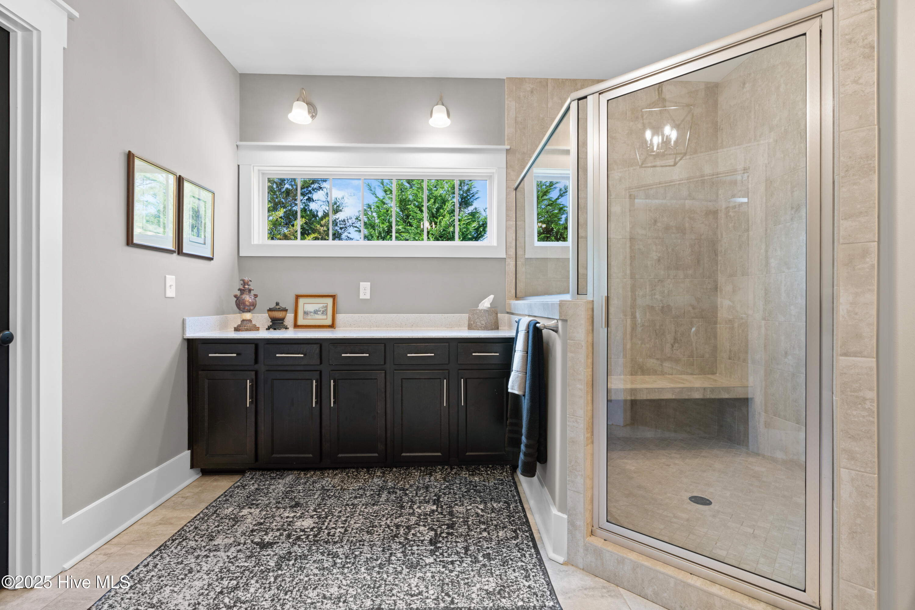 100543866 | Photo 42