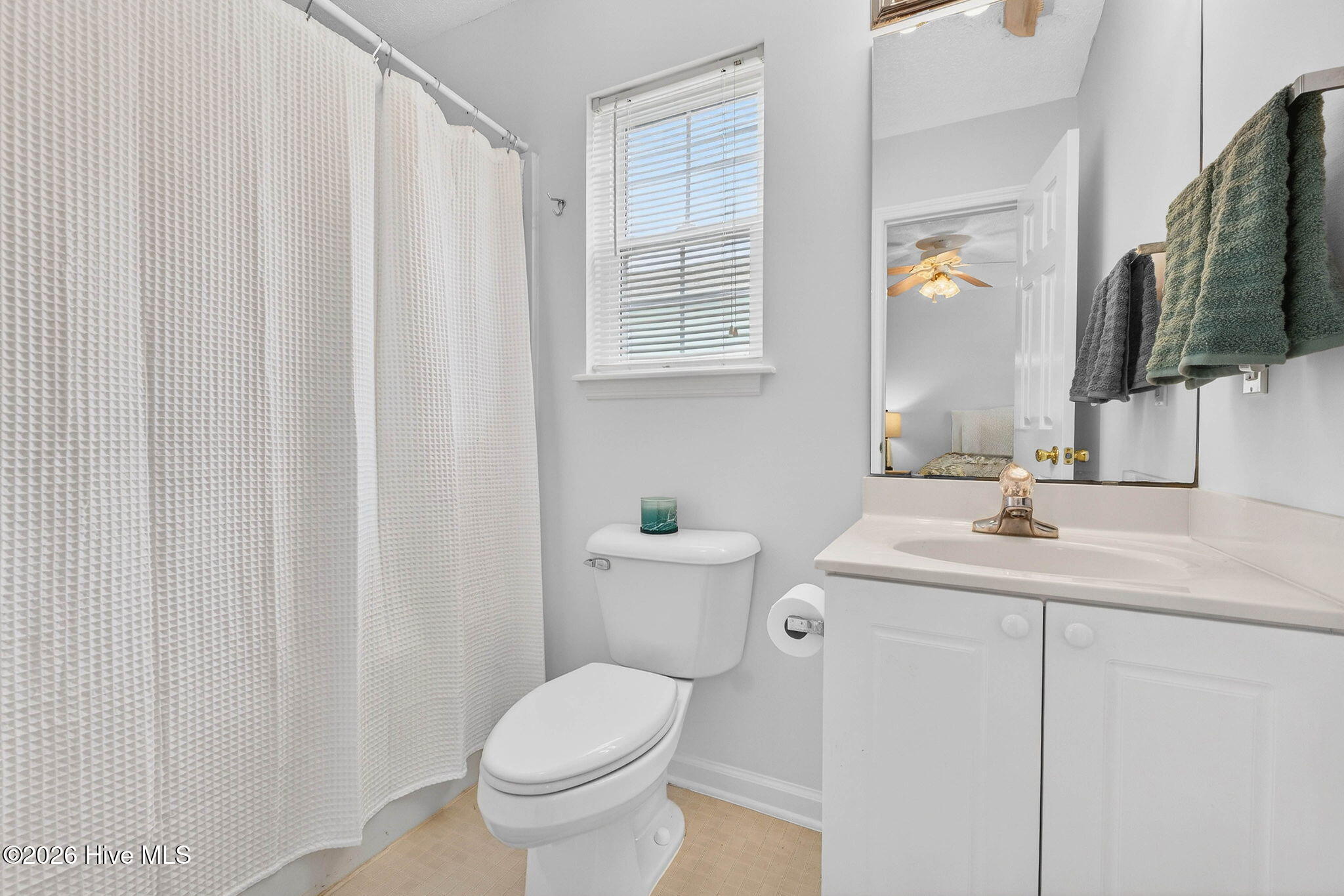 100562767 | Photo 24