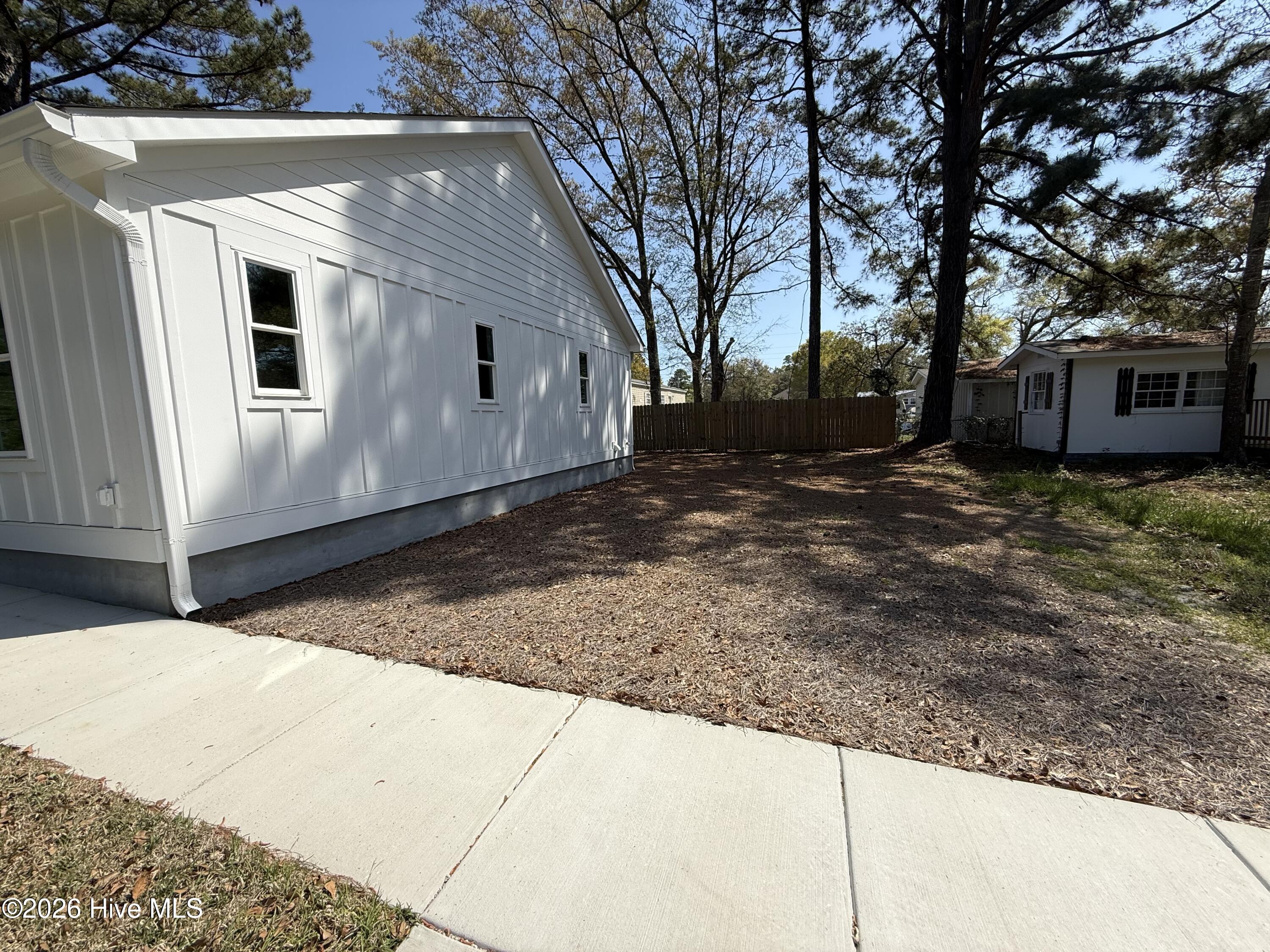 100564726 | Photo 23