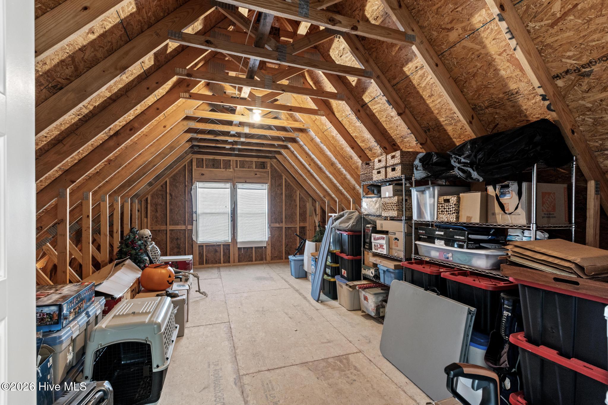 100561204 | Photo 53