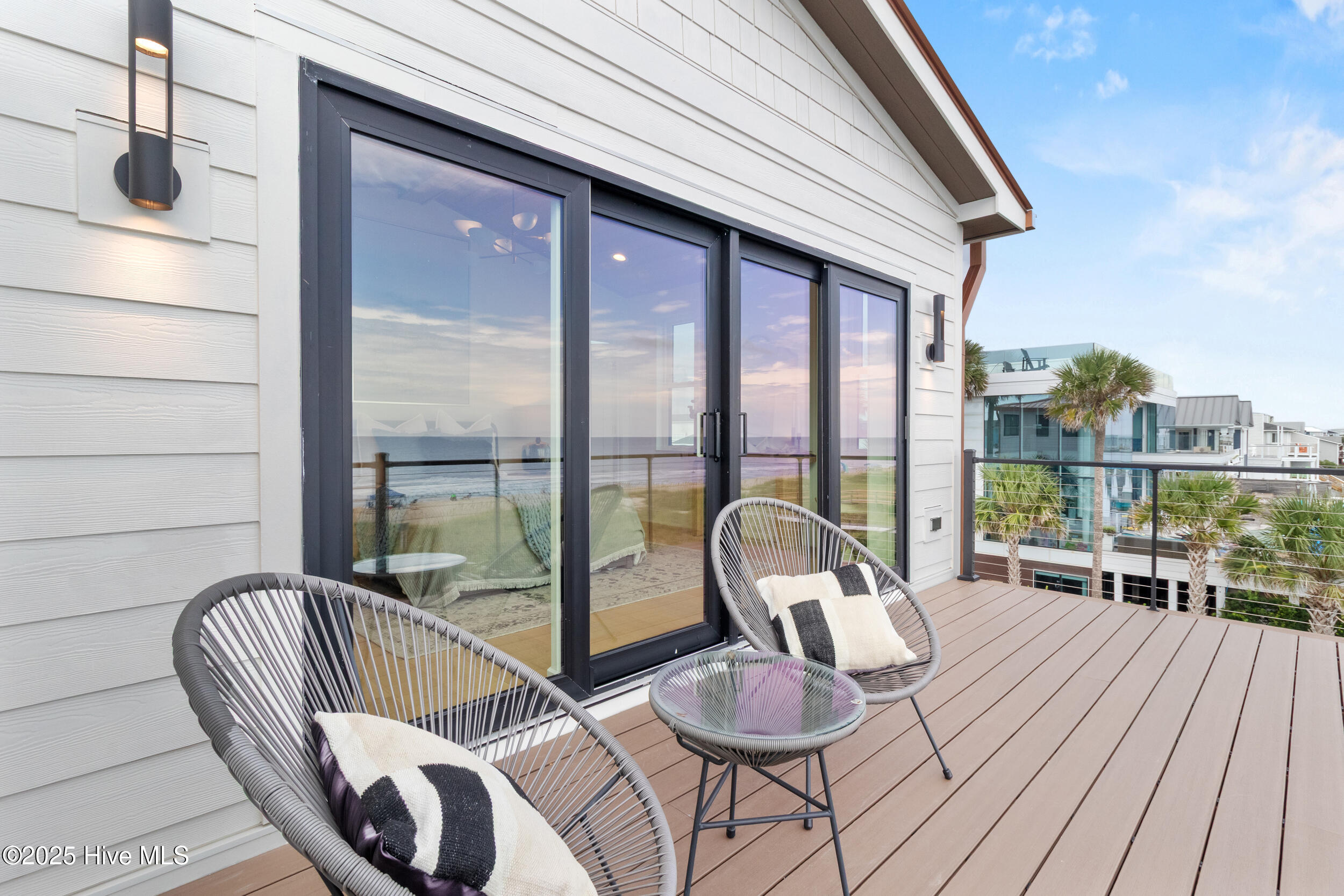 100537056 | Photo 36