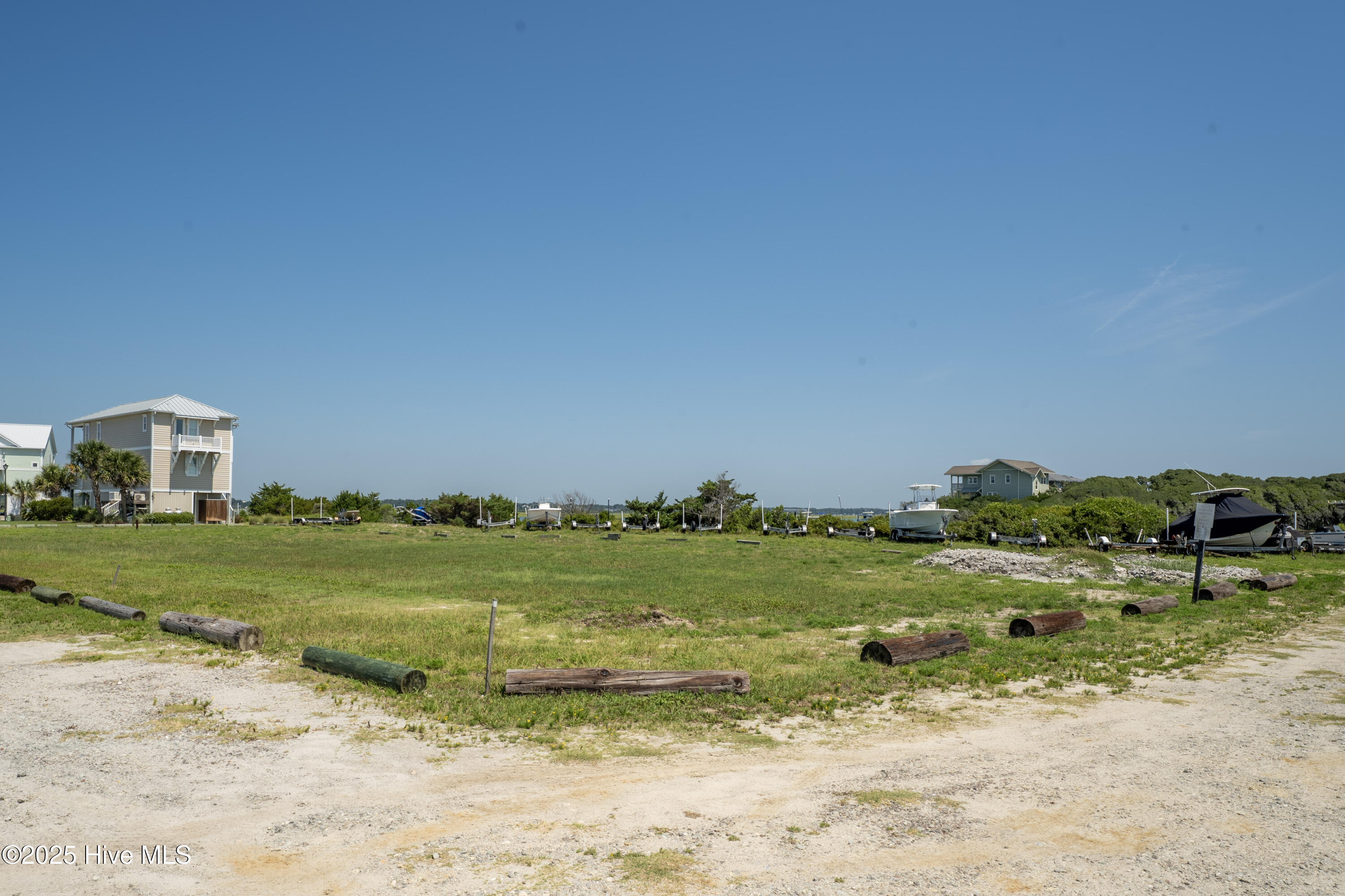 100522807 | Photo 49