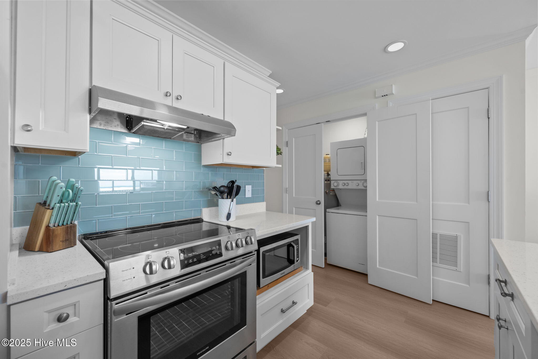 100520970 | Photo 19