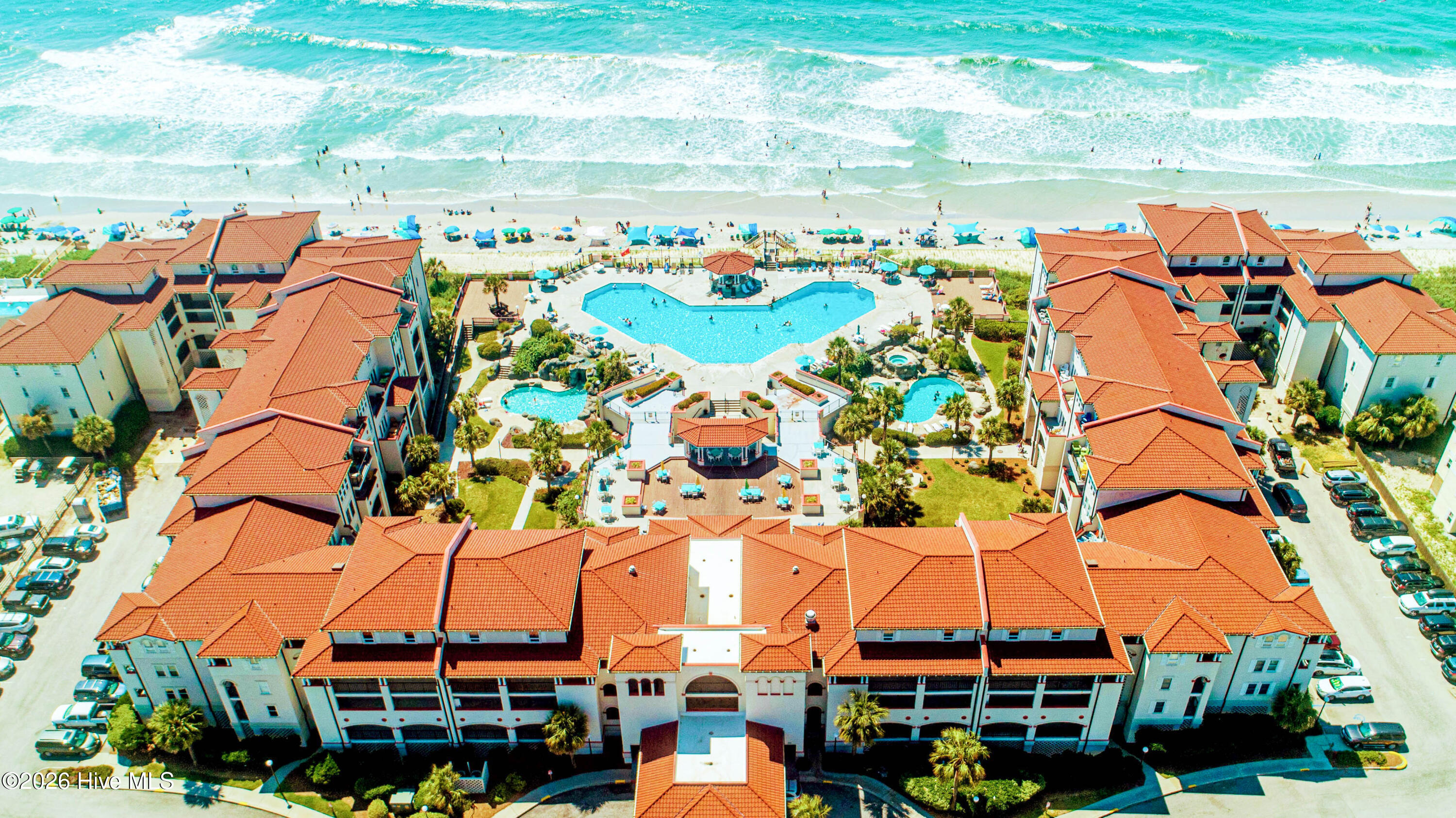 100568256 | Photo 52