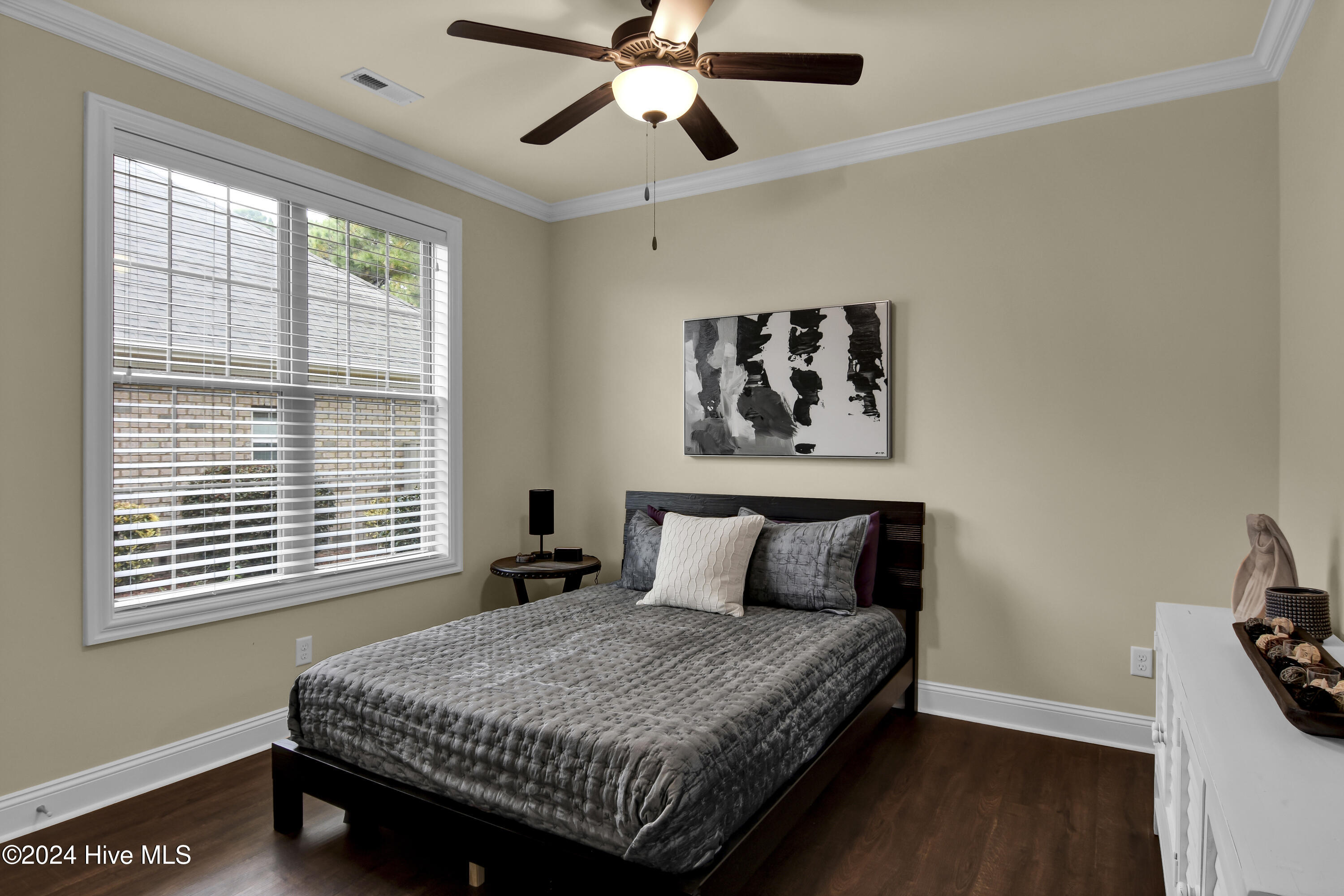 100484995 | Photo 23