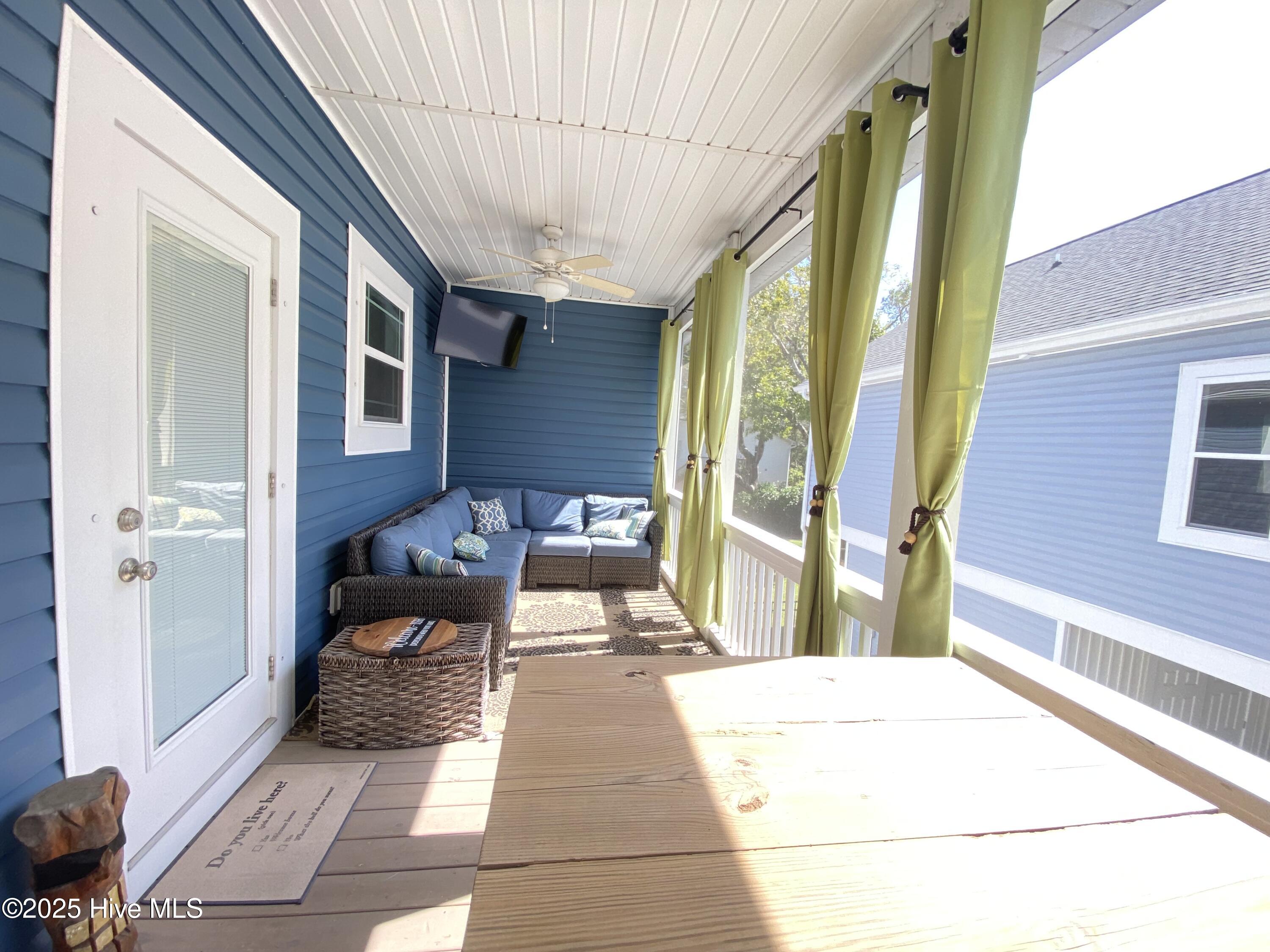 100533868 | Photo 36