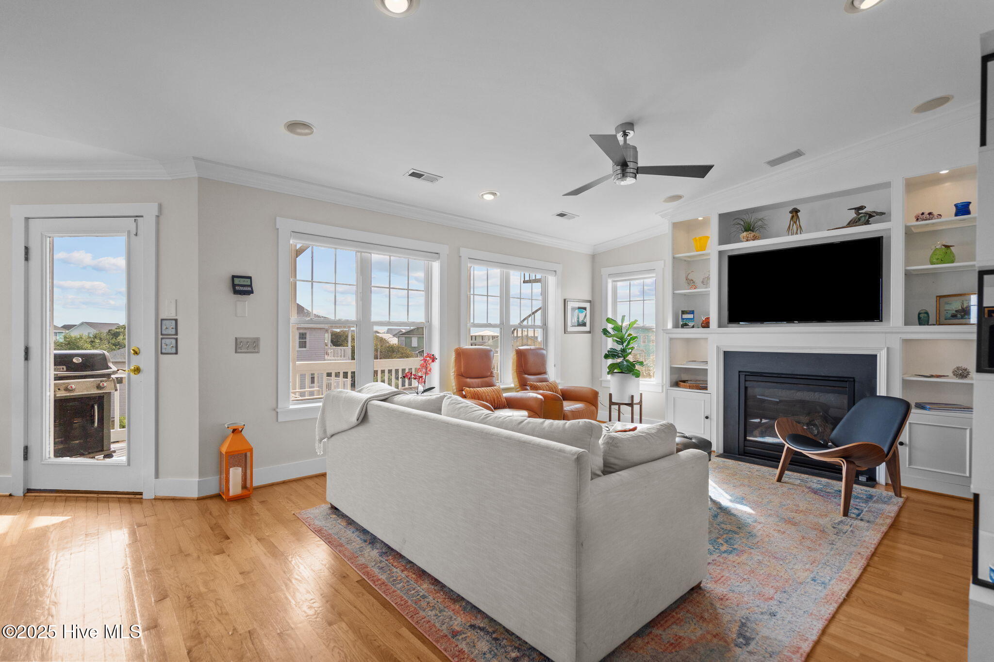 100528762 | Photo 22