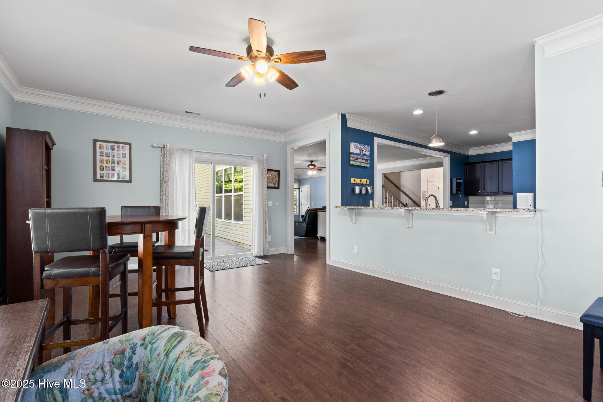 100521115 | Photo 26