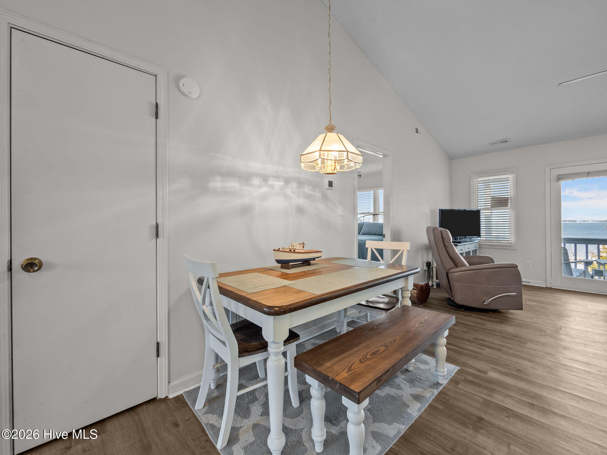 100551194 | Photo 29