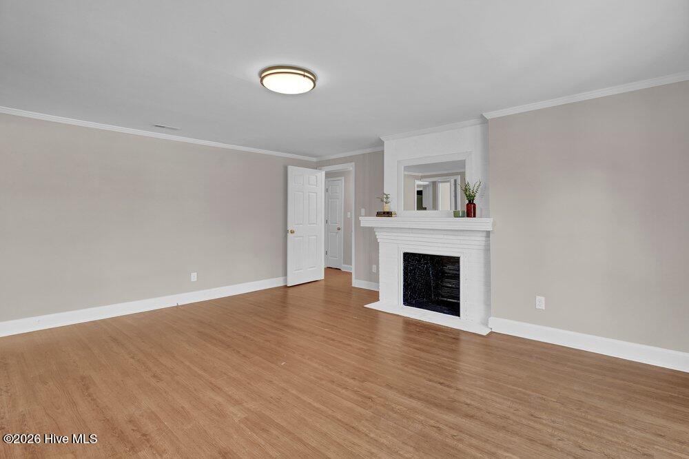 100562072 | Photo 13