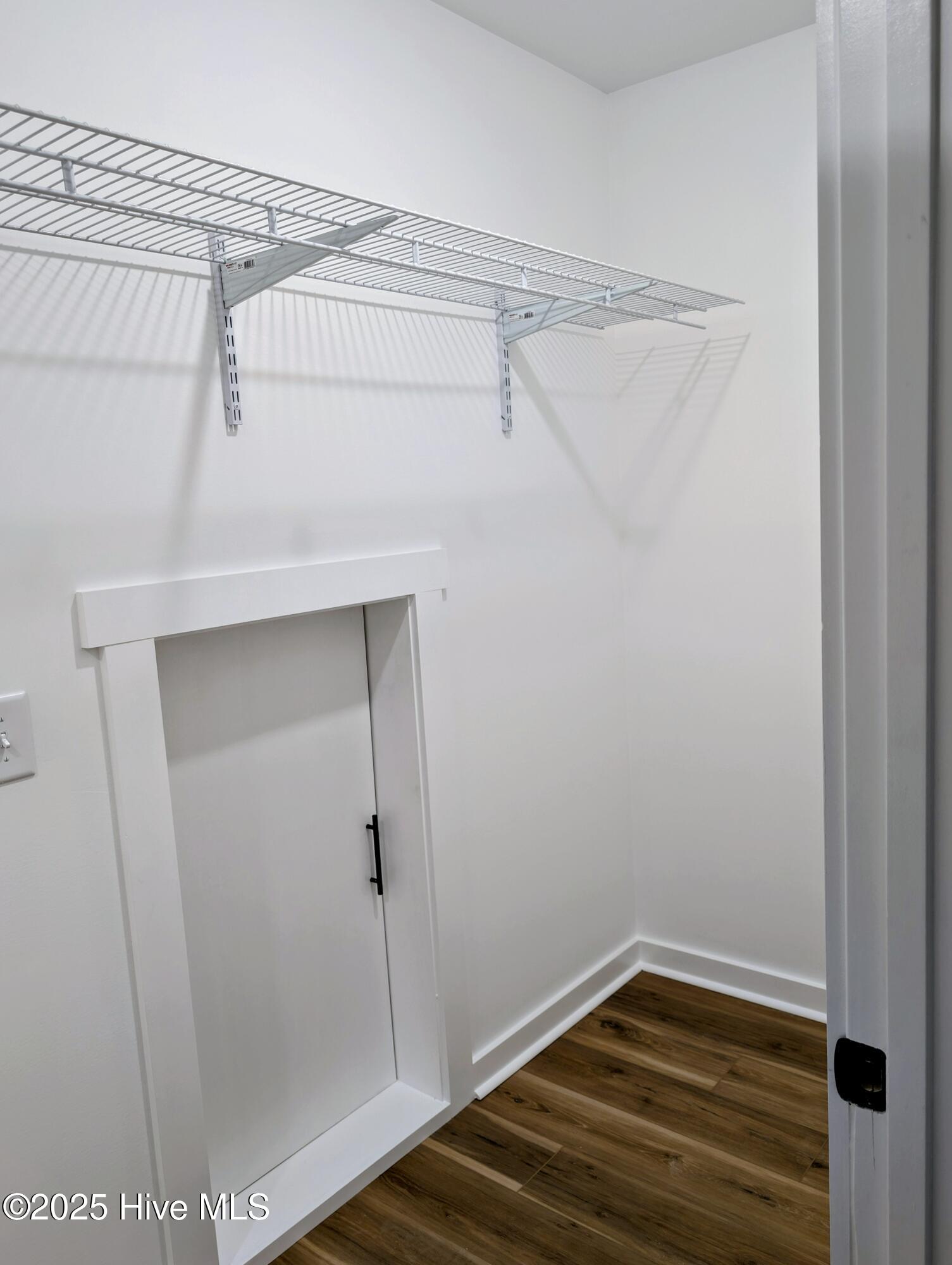 100543862 | Photo 11