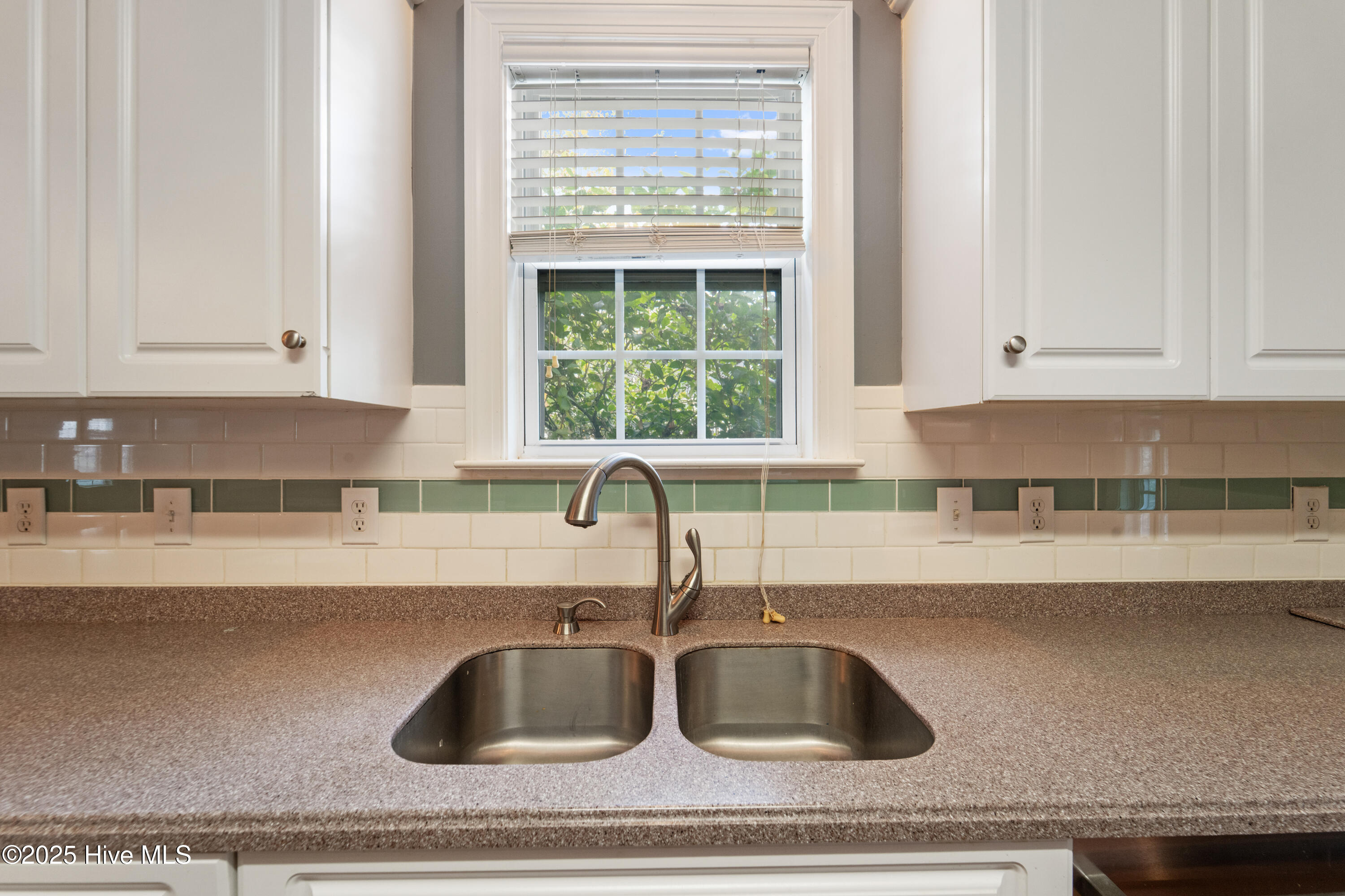 100544127 | Photo 17