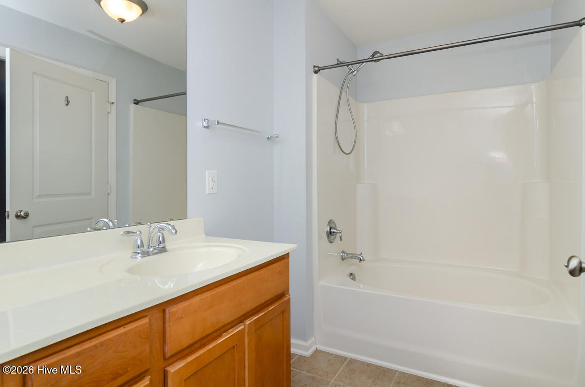 100558160 | Photo 17