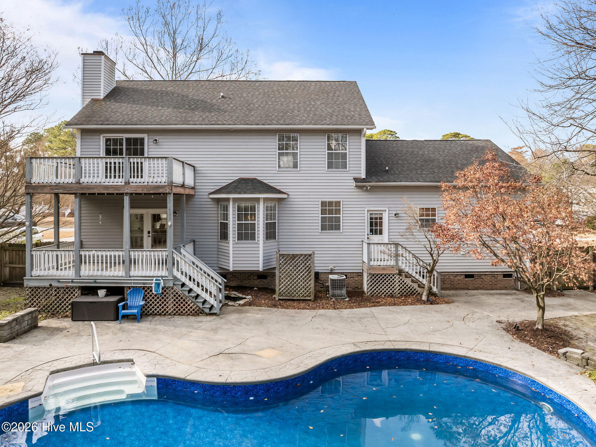 100548092 | Photo 44