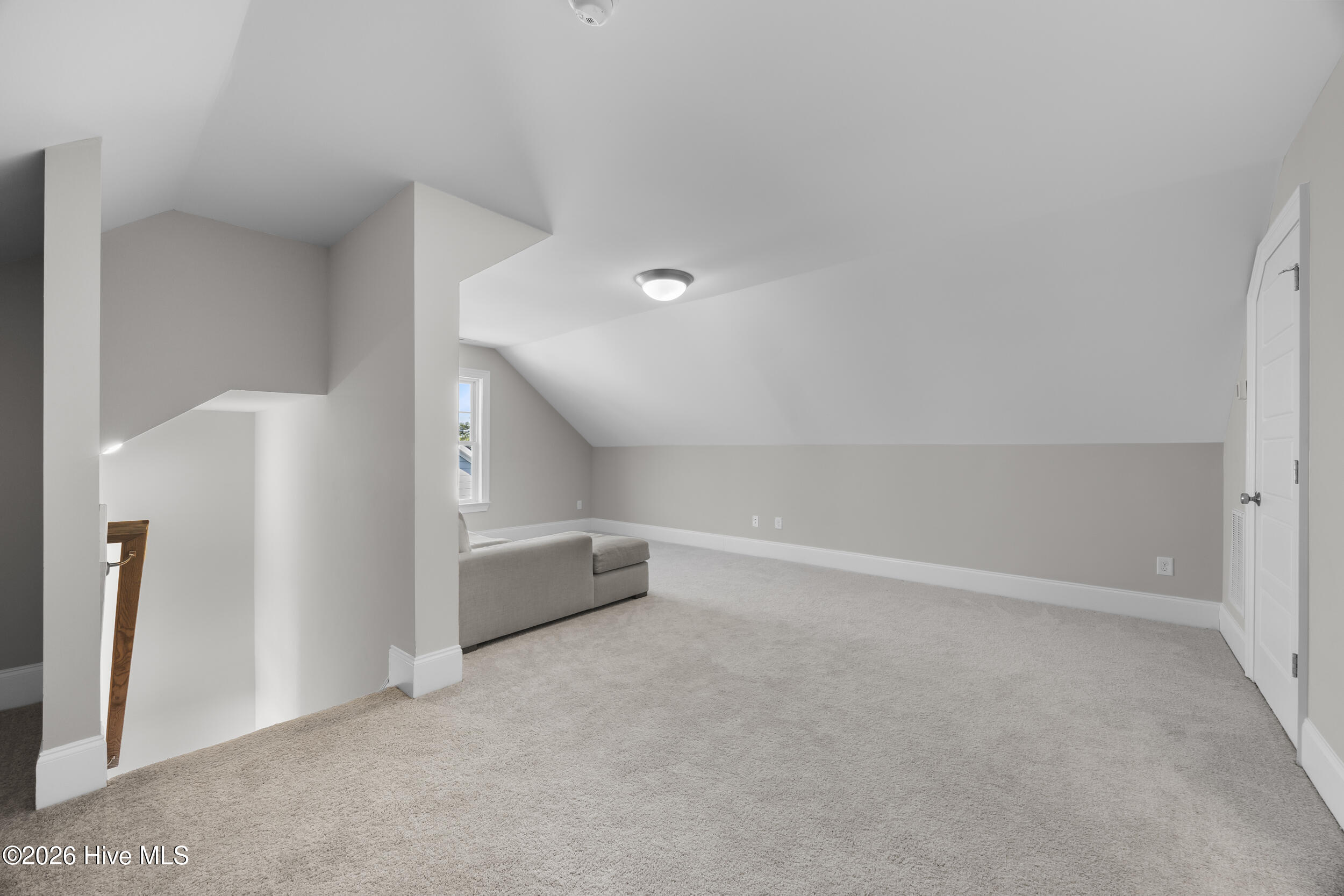 100567603 | Photo 41