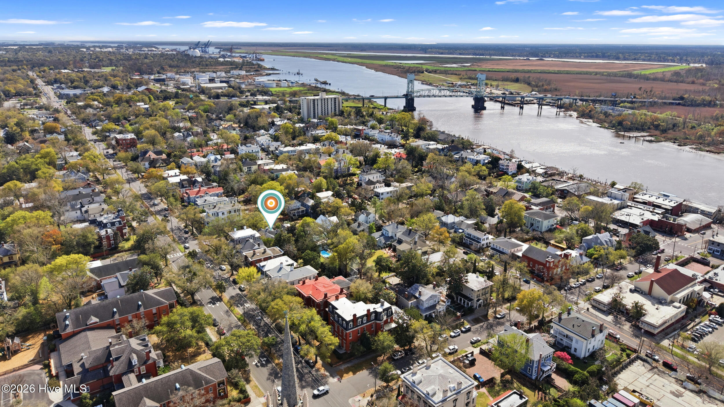 100561300 | Photo 71