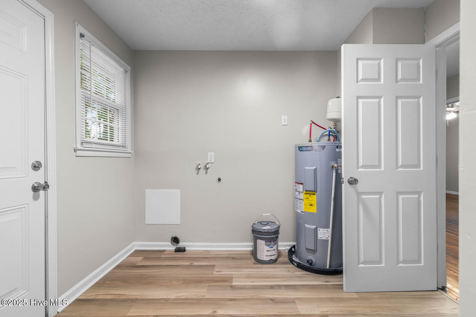 100526700 | Photo 20