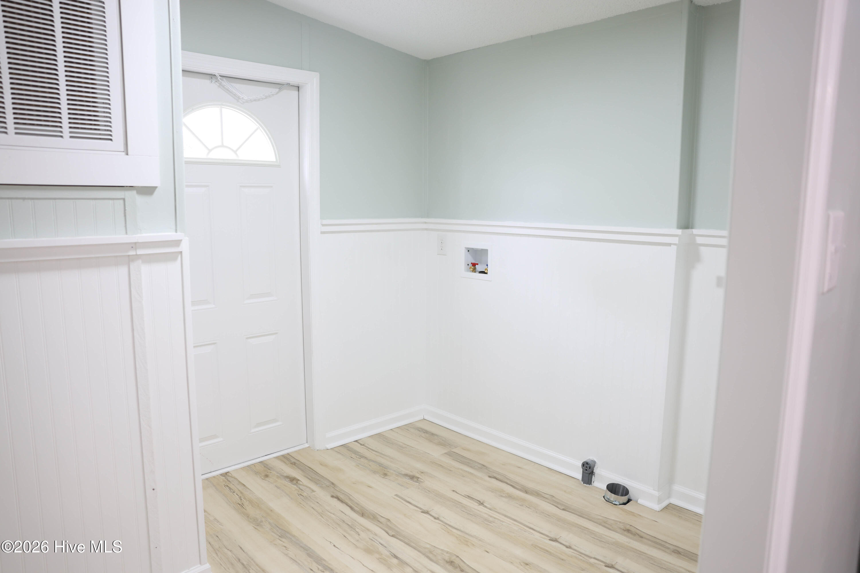 100567859 | Photo 16