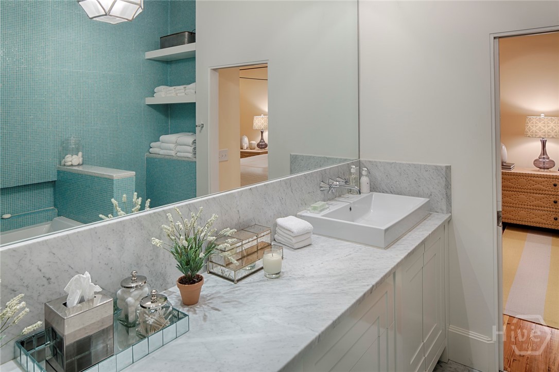 232 E Broughton Street, Savannah, GA, 31401