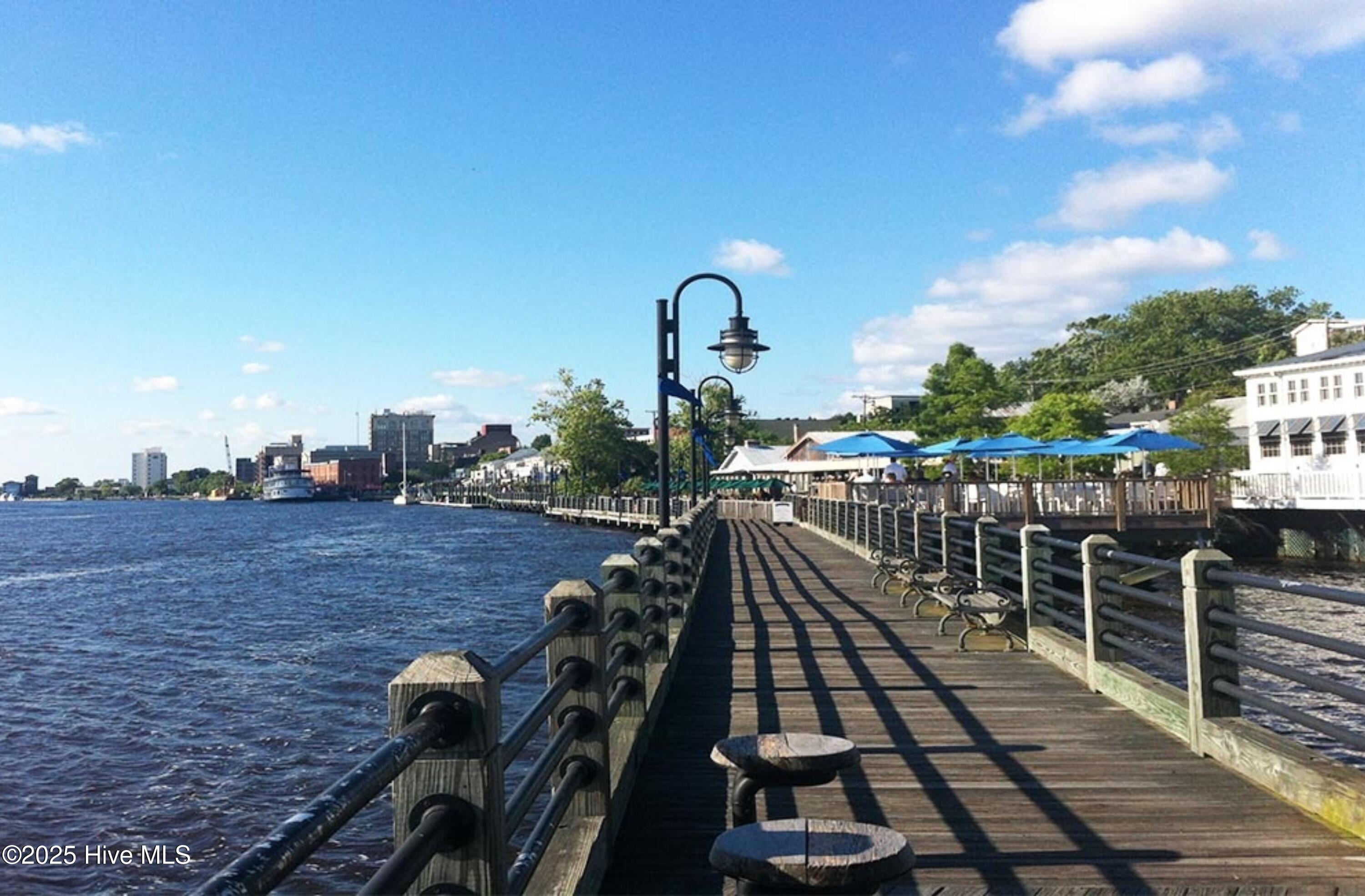 100520453 | Photo 41