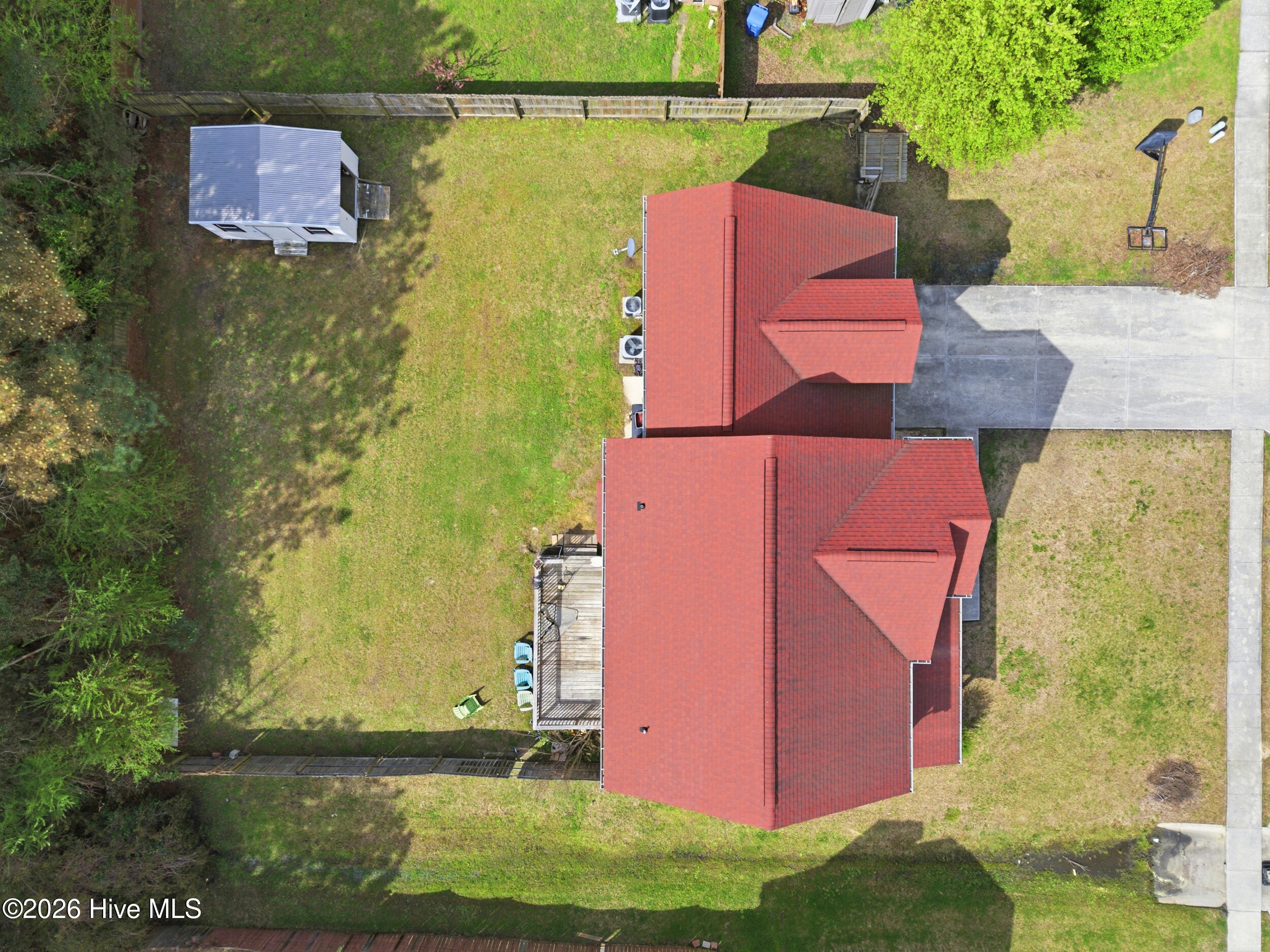 100561590 | Photo 26