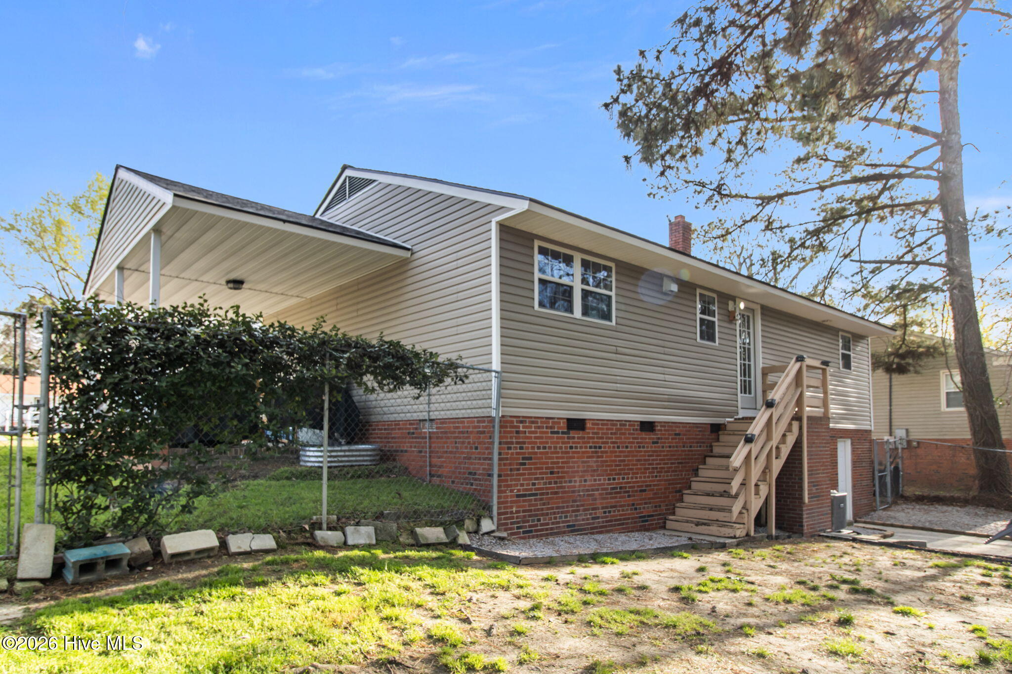 100561394 | Photo 29