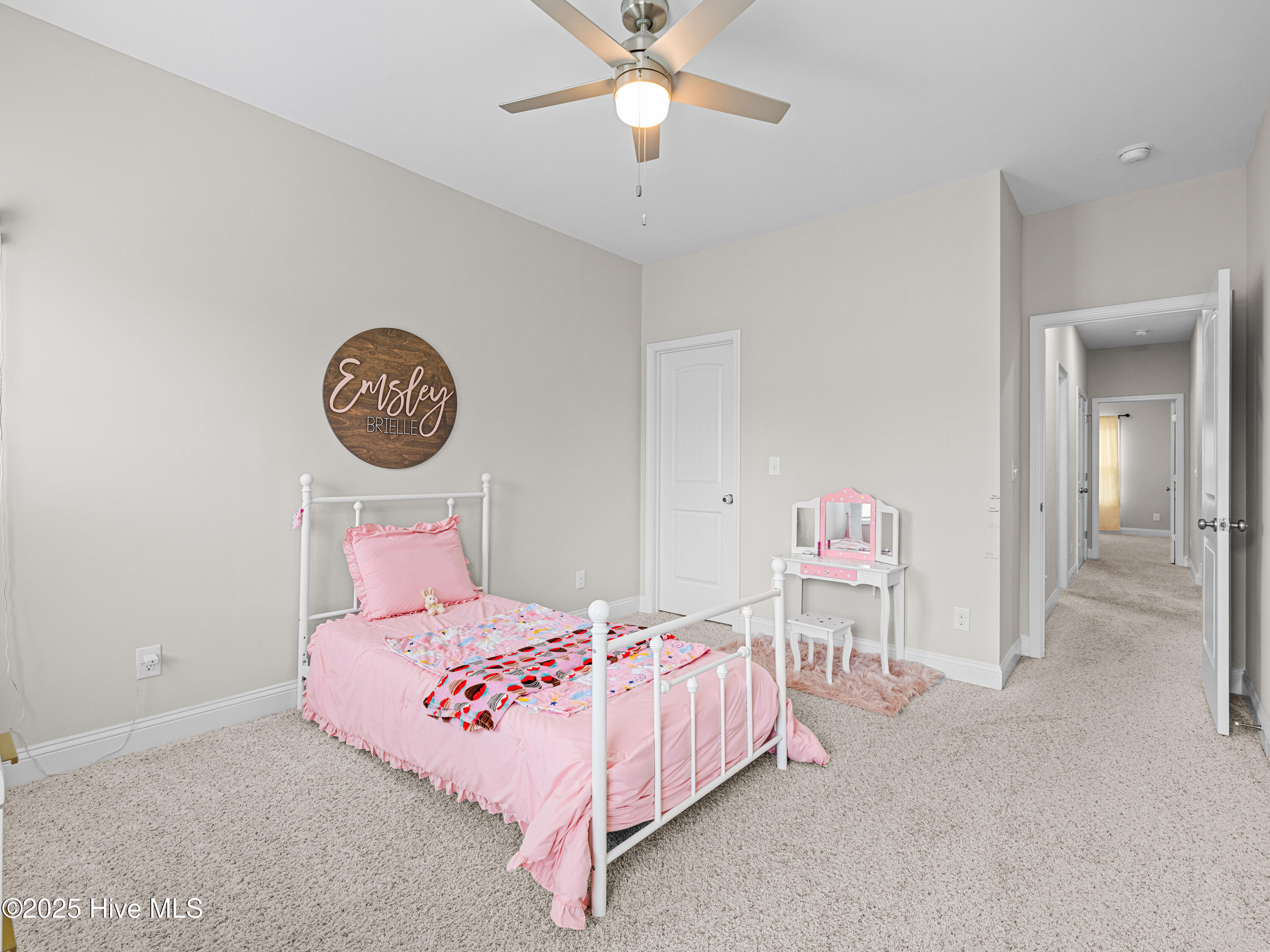 100535765 | Photo 52