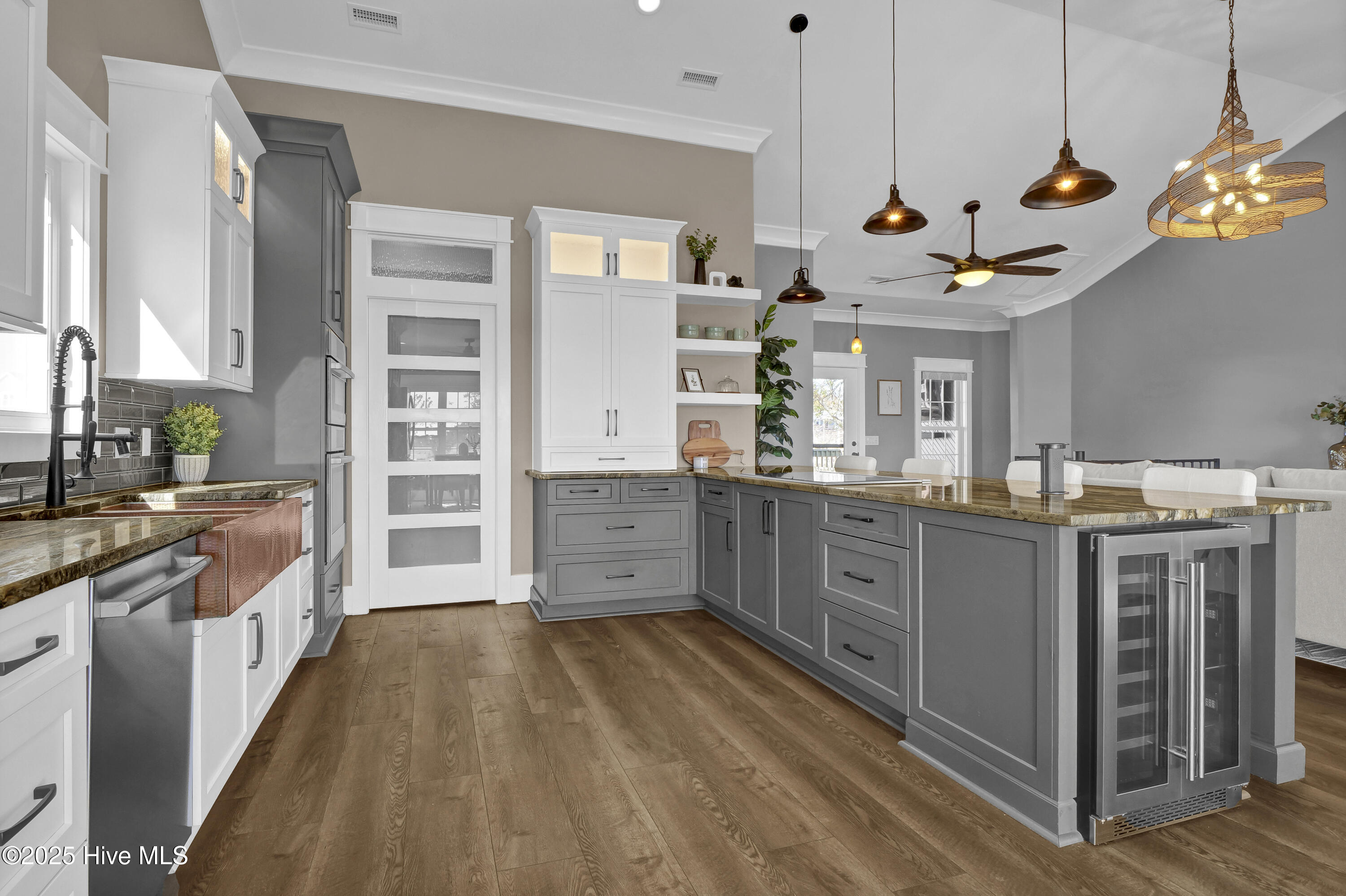 100543040 | Photo 17