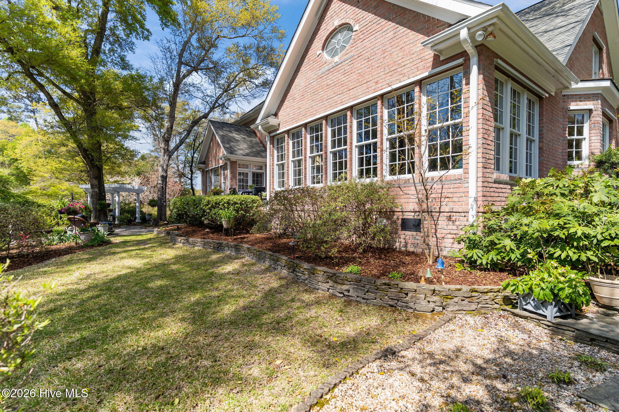 100564418 | Photo 44