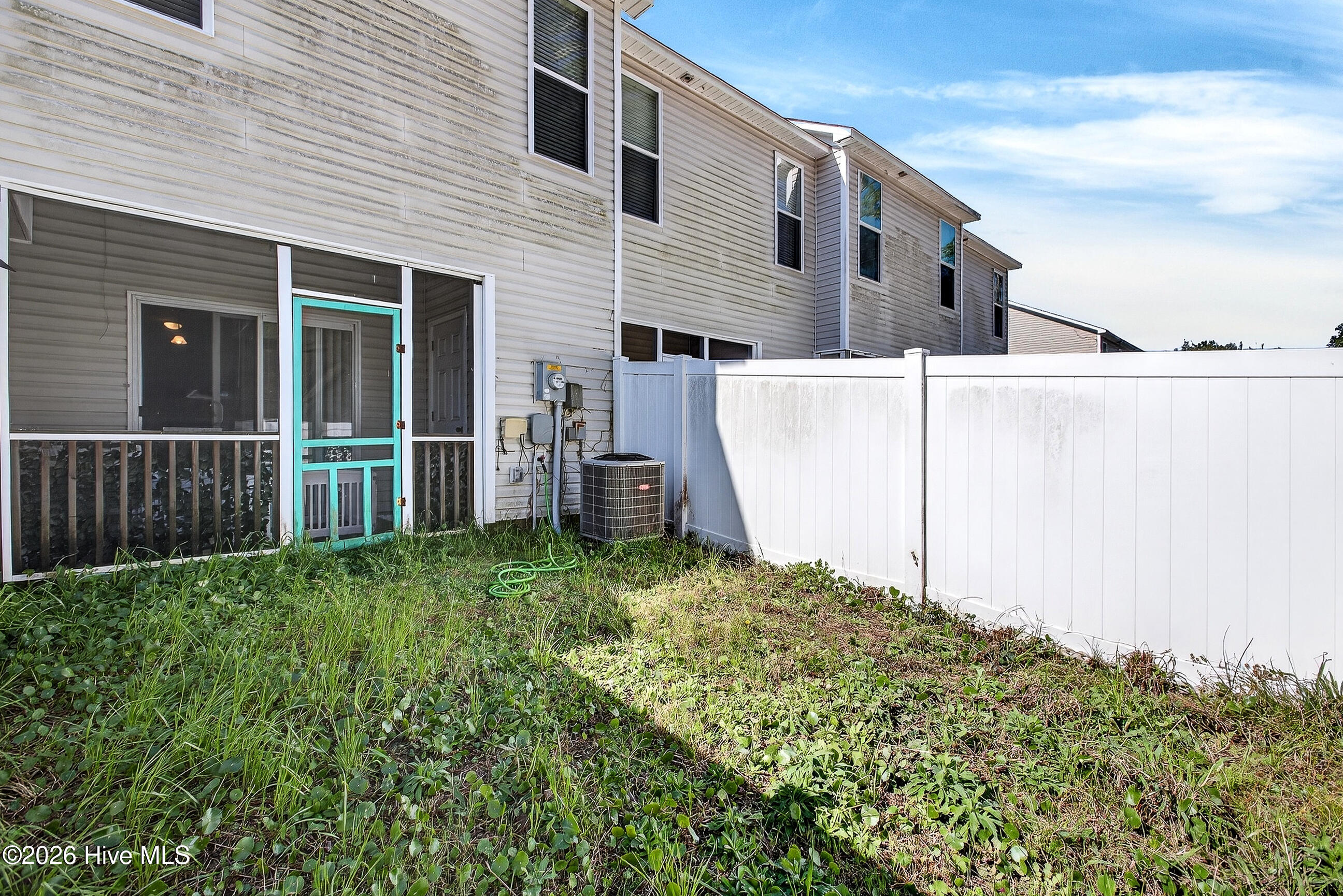 100561712 | Photo 22