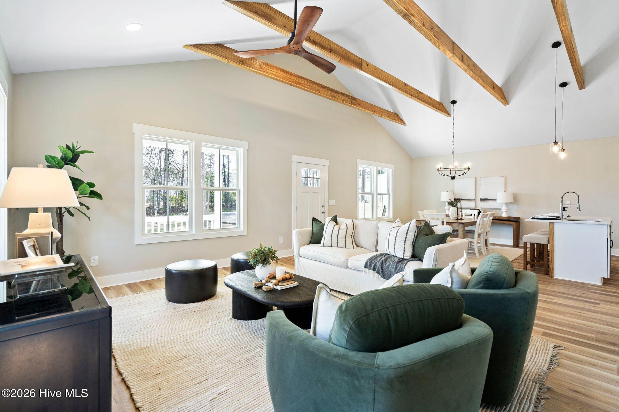 100558463 | Photo 12