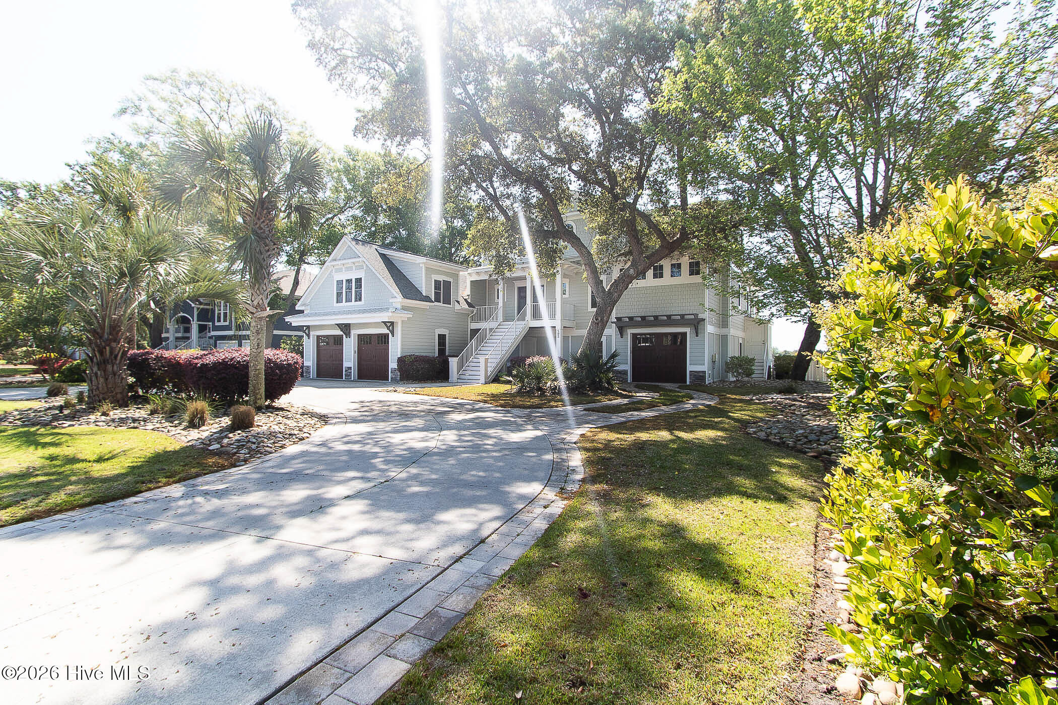 100568588 | Photo 90