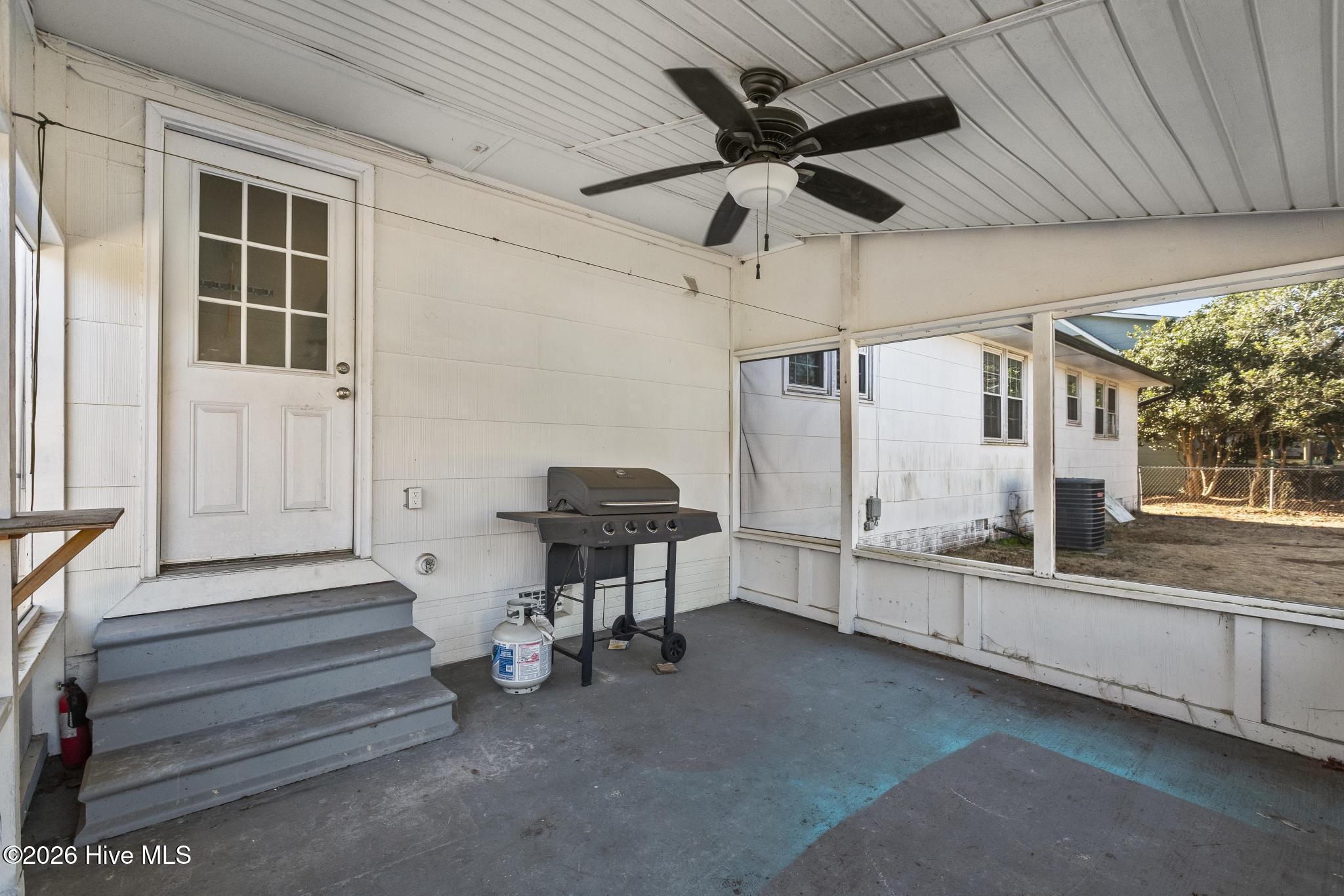 100553345 | Photo 29