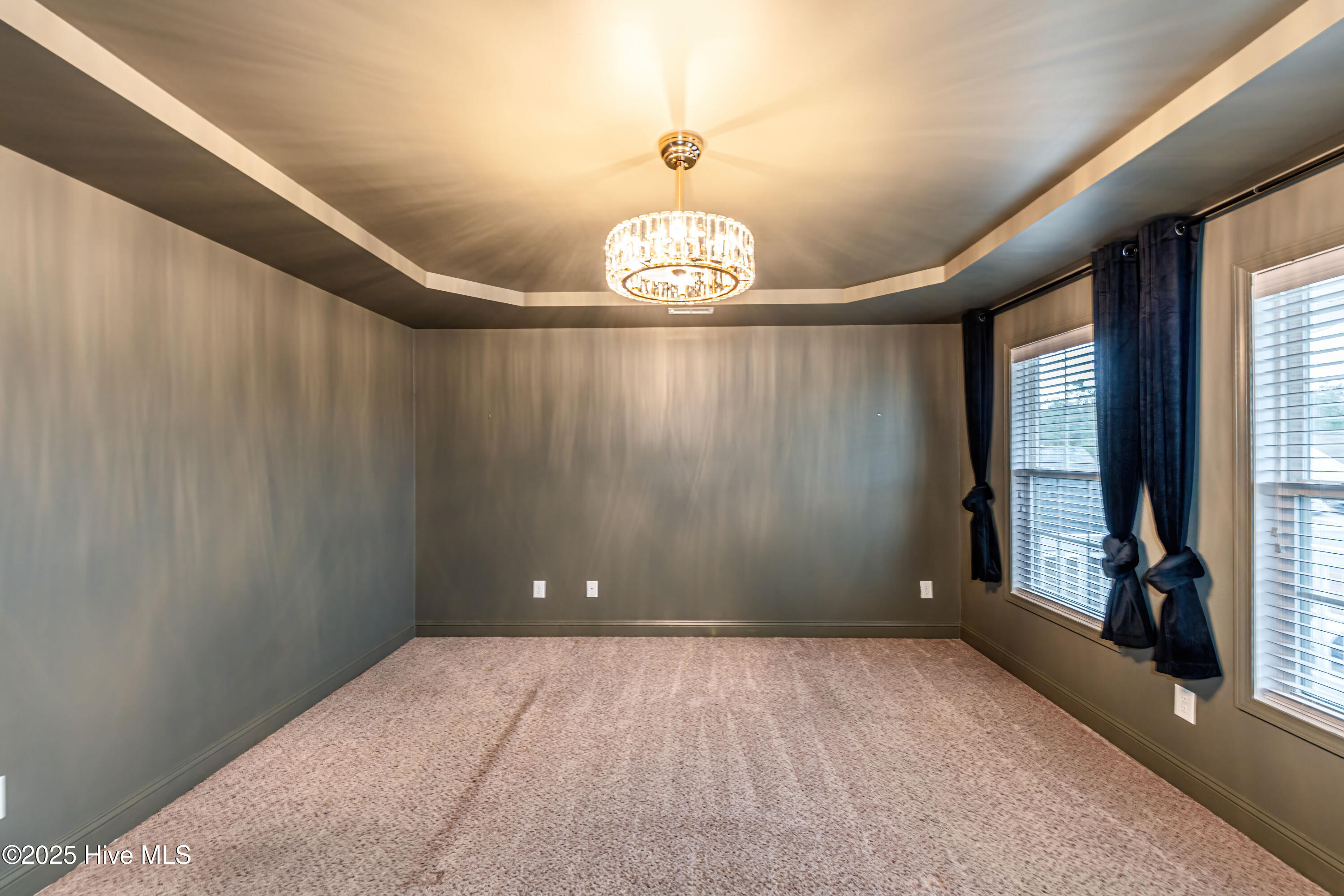 100546682 | Photo 44