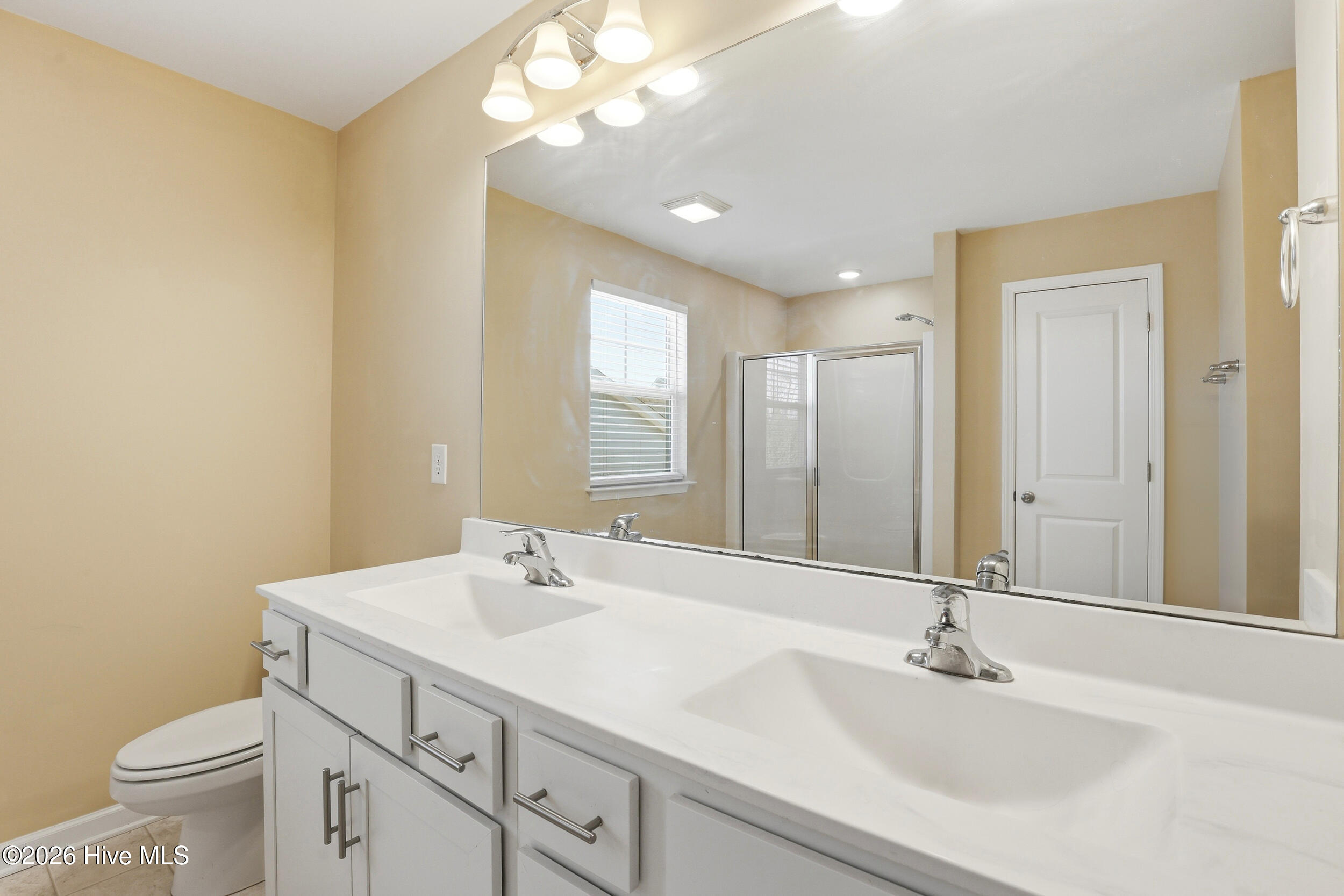 100566702 | Photo 21