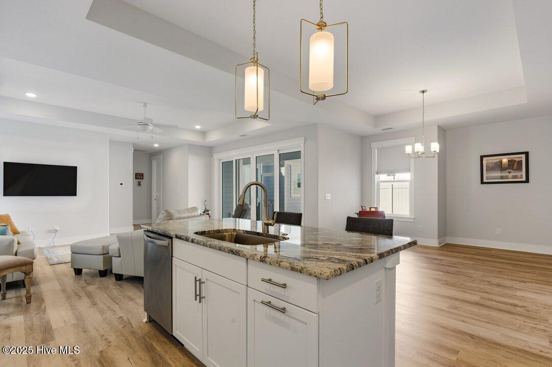 100543615 | Photo 18